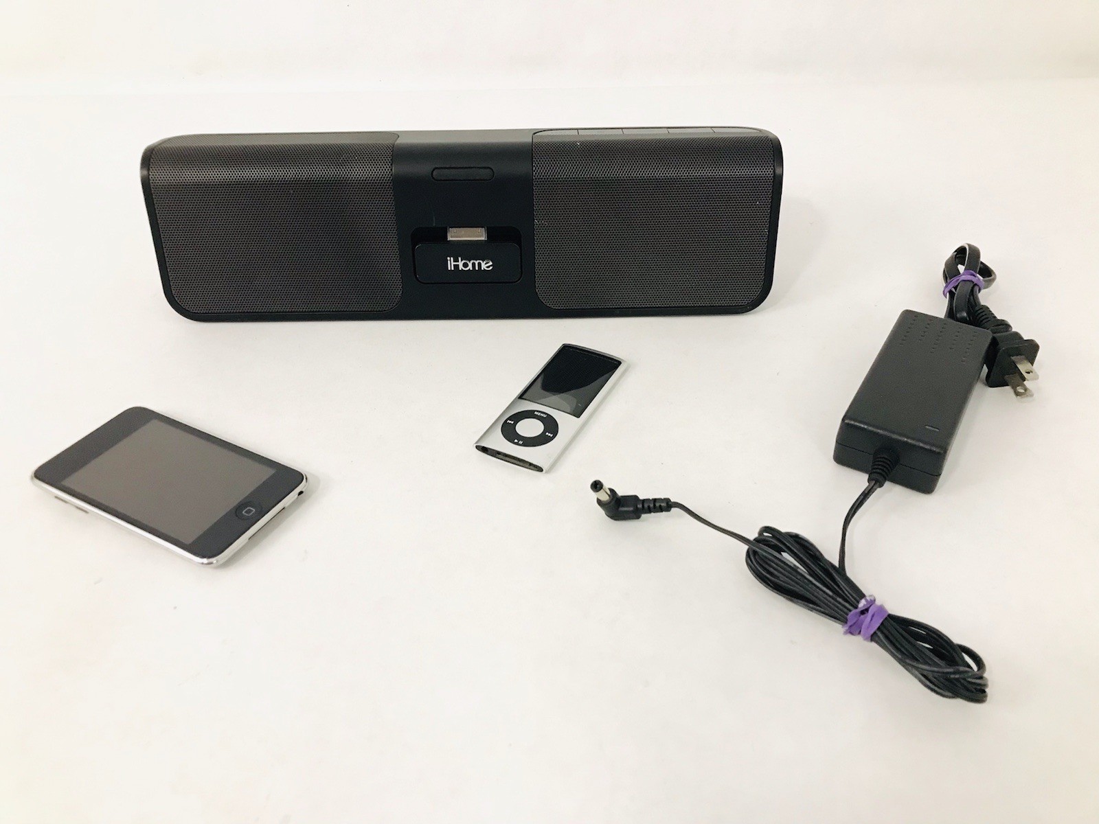 Apple iPod And iPod Nano With iHome Speaker Works