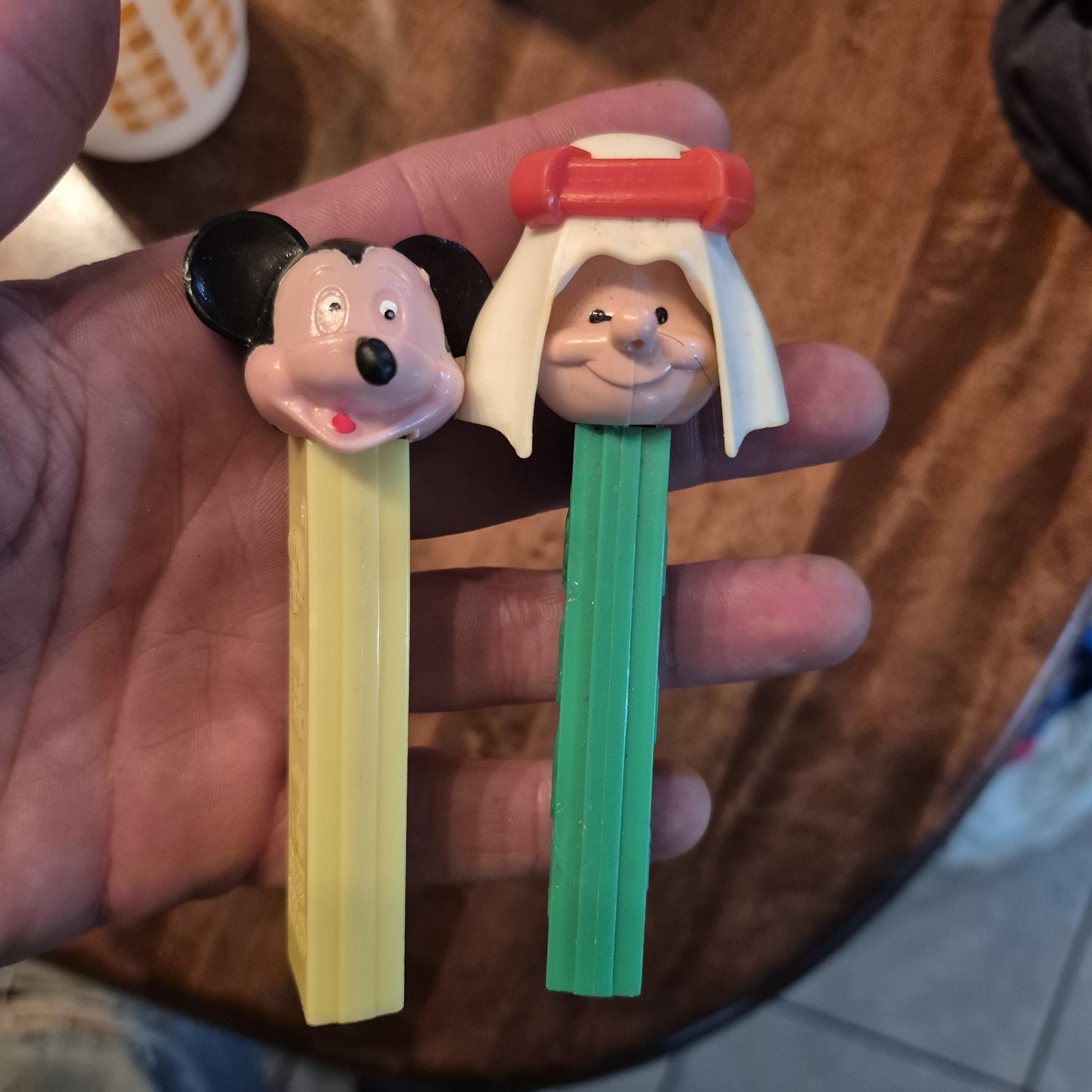Rare Sheik Boy PEZ Dispenser White Mantle No Feet  Vintage  1960-70s + Mickey