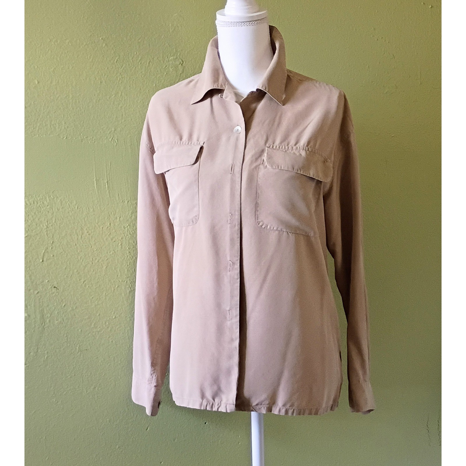Literary Chic Selene Tan Silk Button Down Shirt Blouse Pockets PM Petite Medium Literary Chic Selene Tan Silk Button Down Shirt Blouse Pockets PM Petite Medium