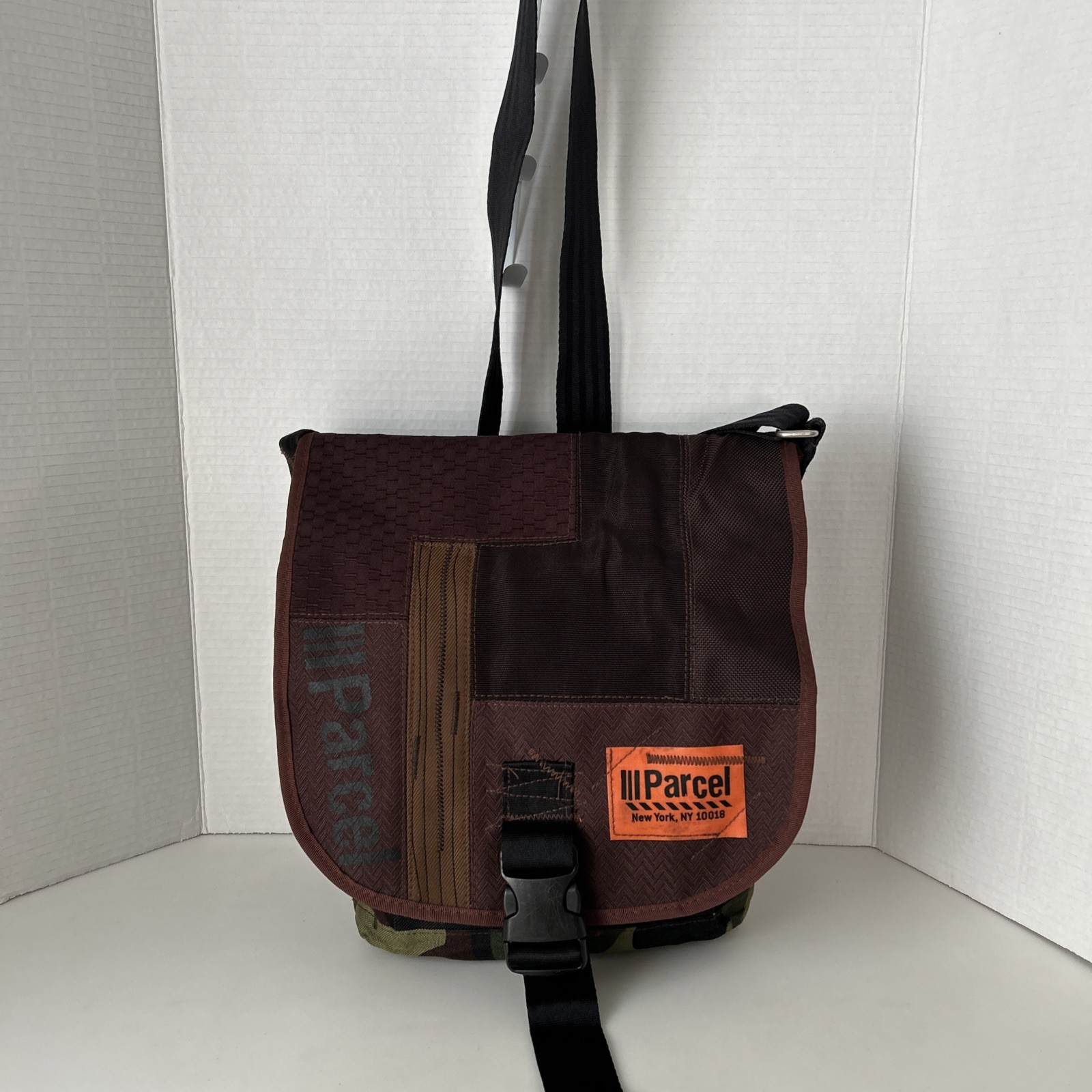 III Parcel New York NY 10018 Messenger Bag Military Canvas Color Multicolor