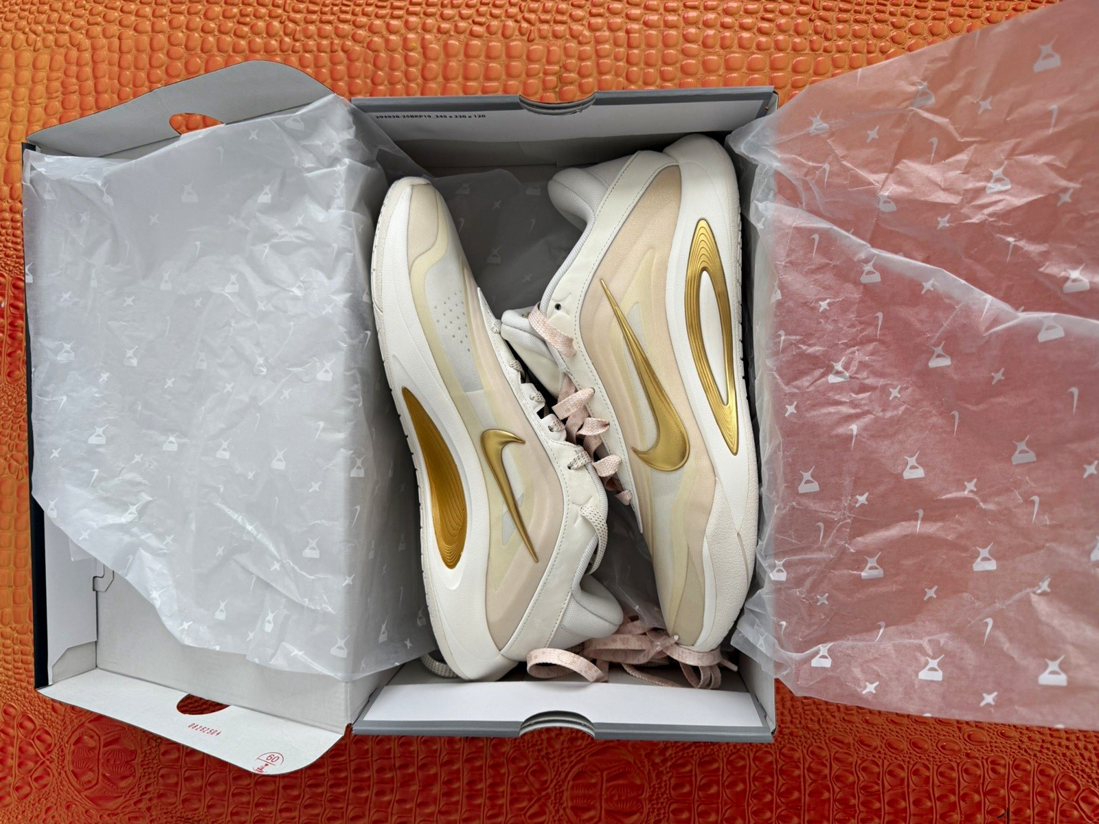 Nike A\'One Aja Wilson Dynasty Sail/Metallic Gold FZ8605-102 W12.5 M10.5