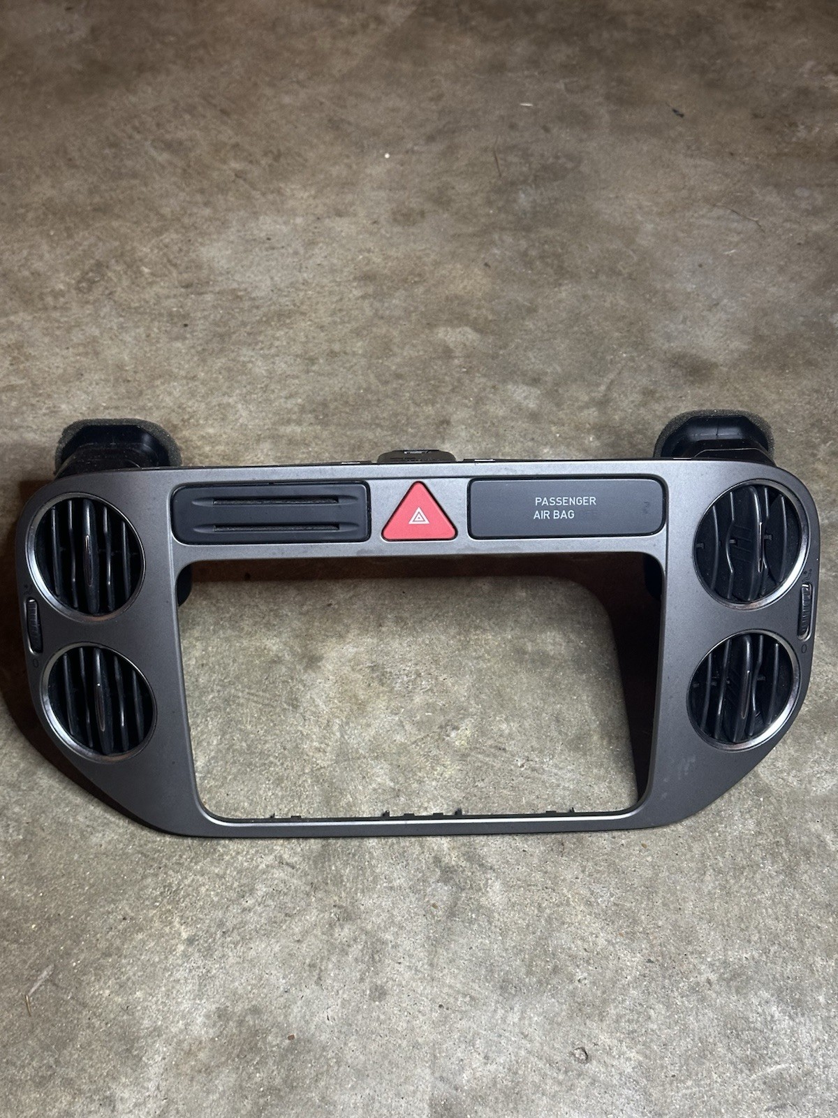 2009-2017 VW Tiguan Front Center Dash Heater A/C Air Vent Radio Bezel Trim