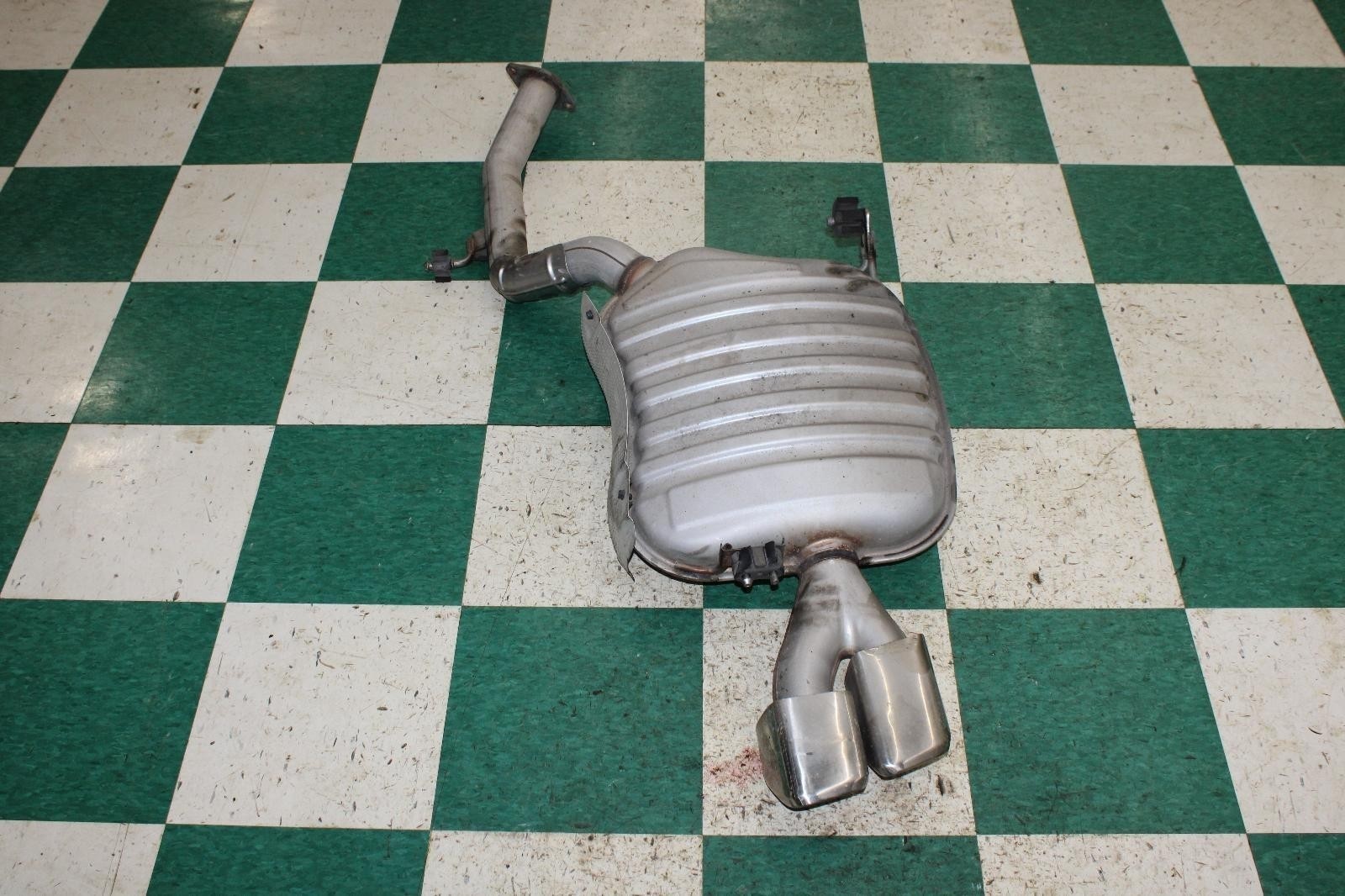 20-24 Telluride 3.8L Rear Back Exhaust Muffler Assembly OEM Factory OE WTY 20-24 Telluride 3.8L Rear Back Exhaust Muffler Assembly OEM Factory OE WTY