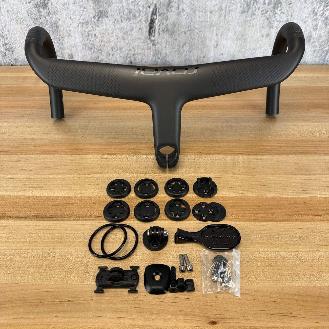 New Roval Rapide Cockpit 40cm Integrated Carbon Bike Handlebar MSRP $699.99