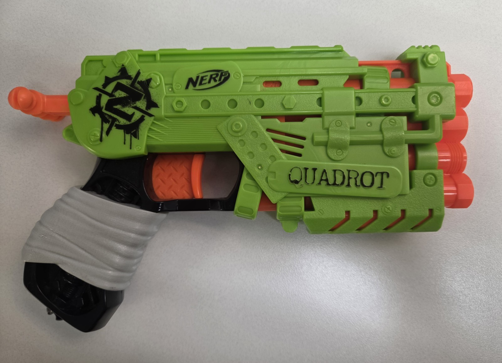 Quadrot Zombie Strike Nerf Blaster - 2019 E3062