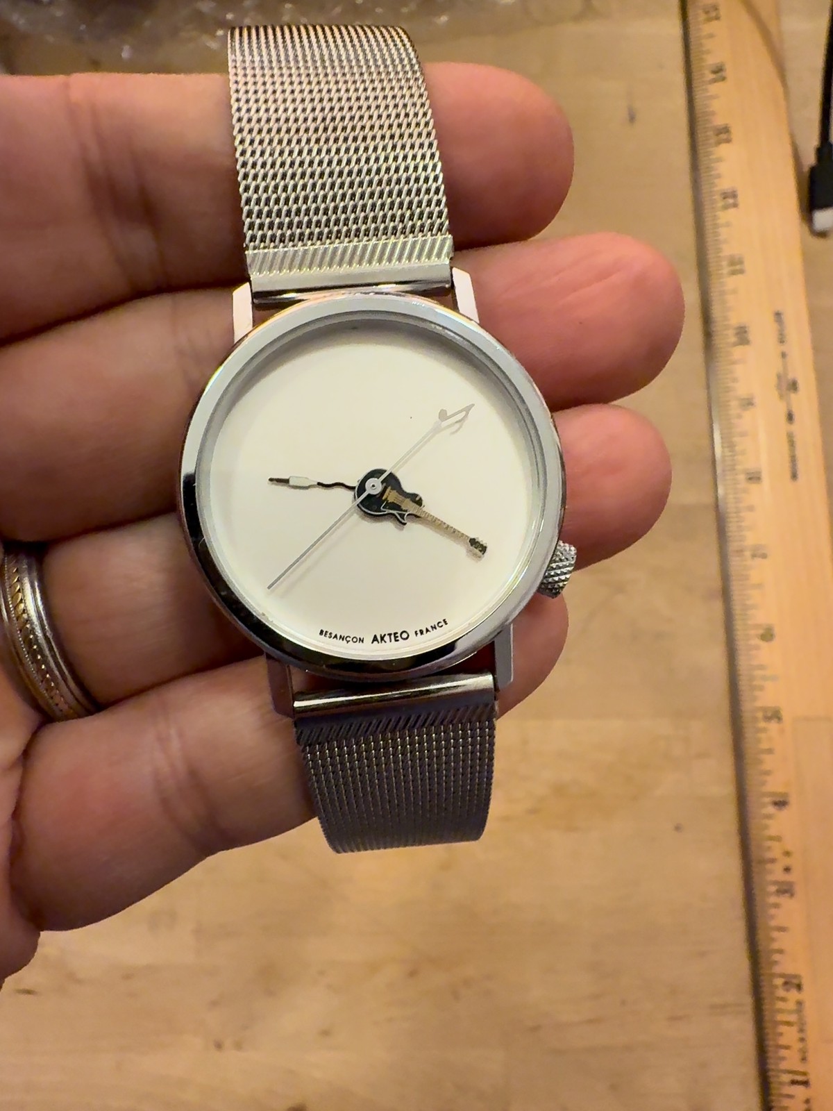 Akteo French-made minimalist guitar motif wristwatch analog design