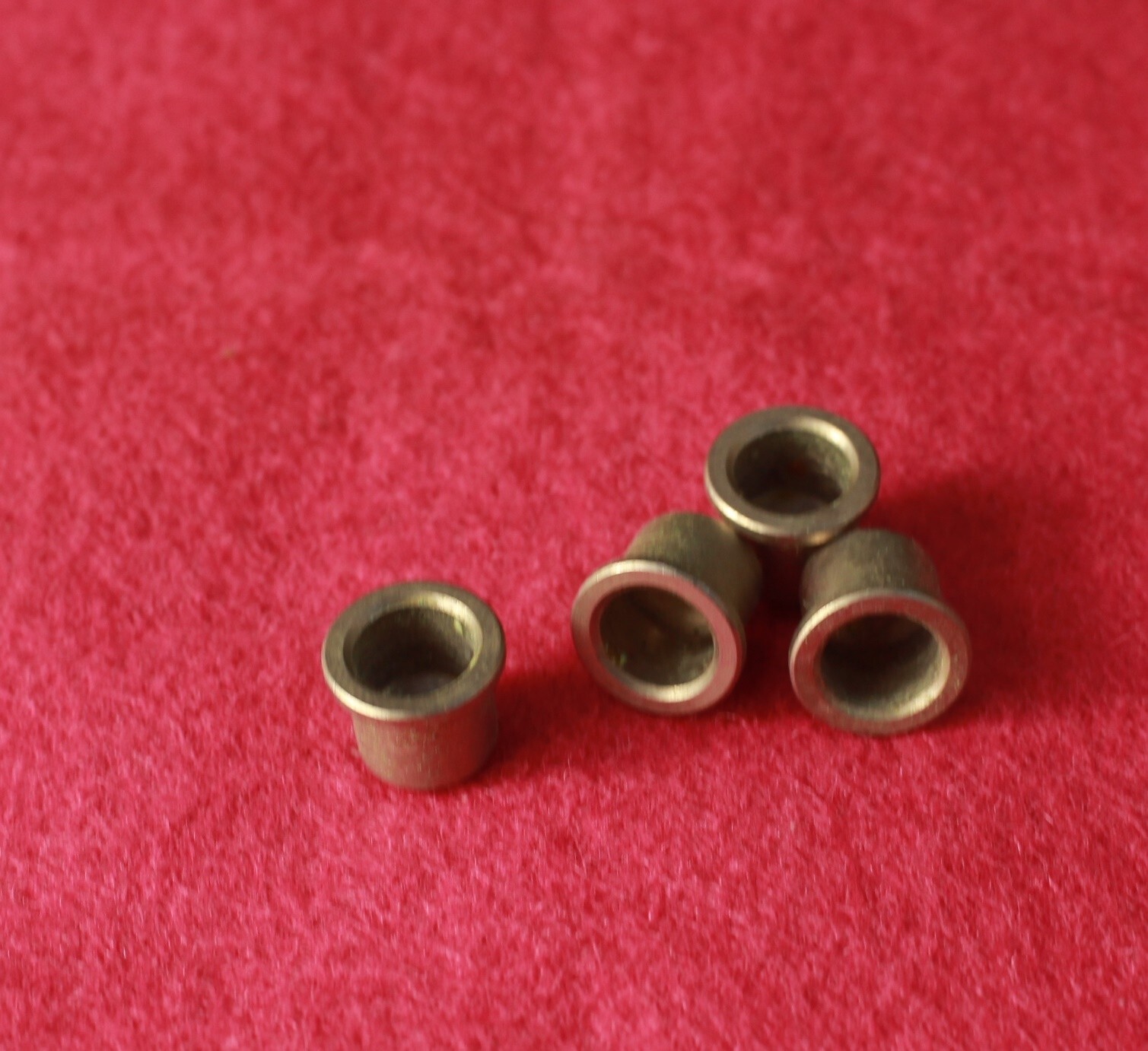 Aged 50's Bass Guitar Body String Ferrules Bushings (4) - Nickel Aged 50's Bass Guitar Body String Ferrules Bushings (4) - Nickel