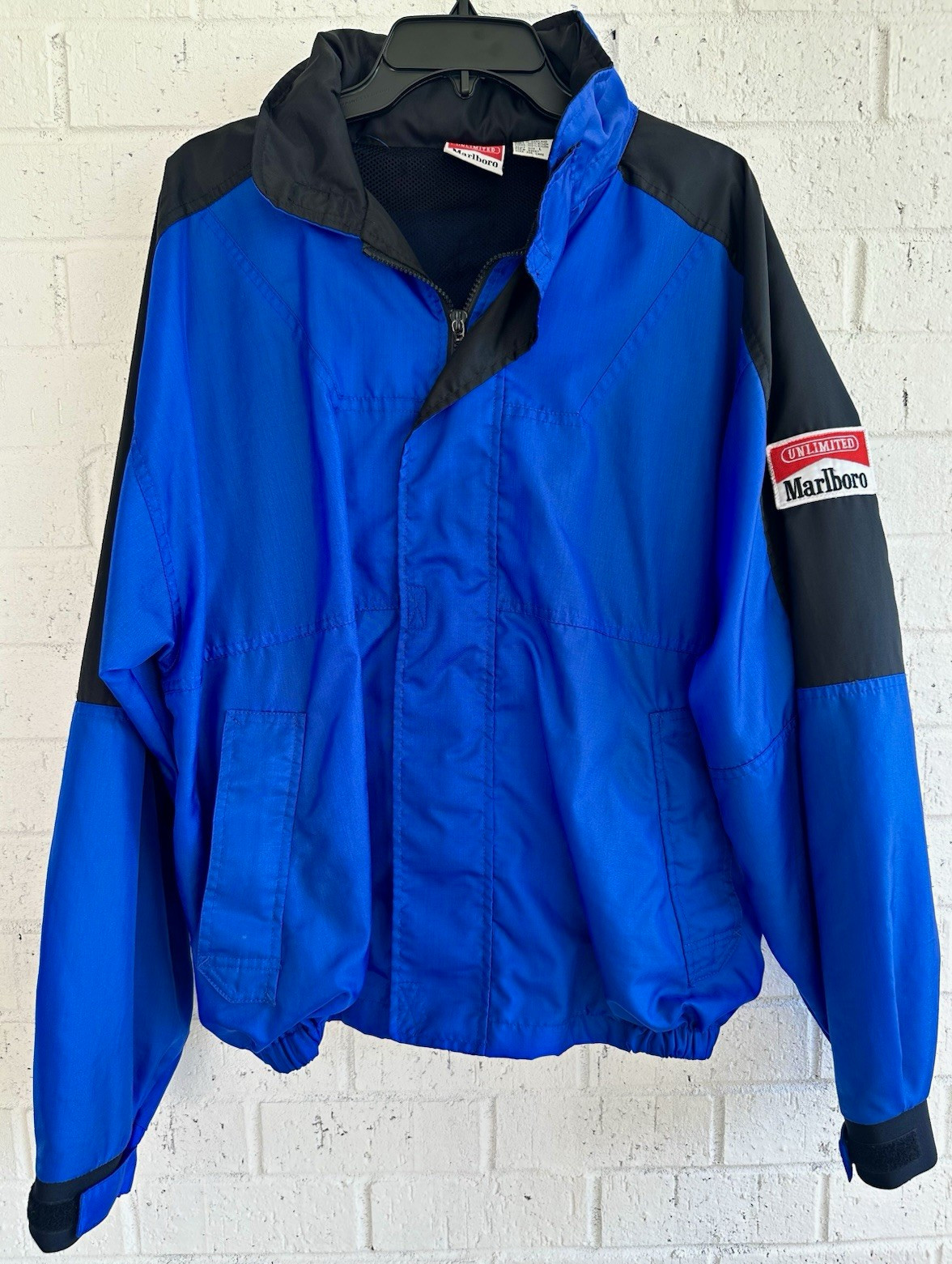 Marlboro Men’s Blue/Black Colorblock Windbreaker Full Zip Lined Hooded Jacket L Marlboro Men’s Blue/Black Colorblock Windbreaker Full Zip Lined Hooded Jacket L