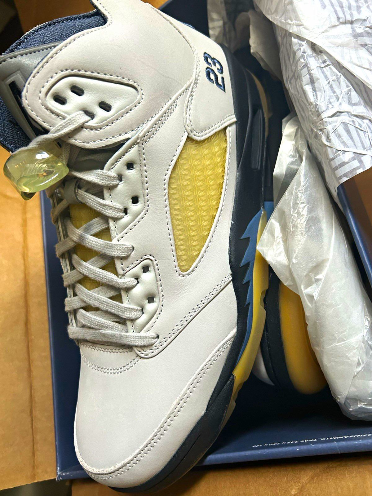 Jordan Air Jordan 5 Sneaker Photon Dust Unisex Adults New with DAMAGED Box