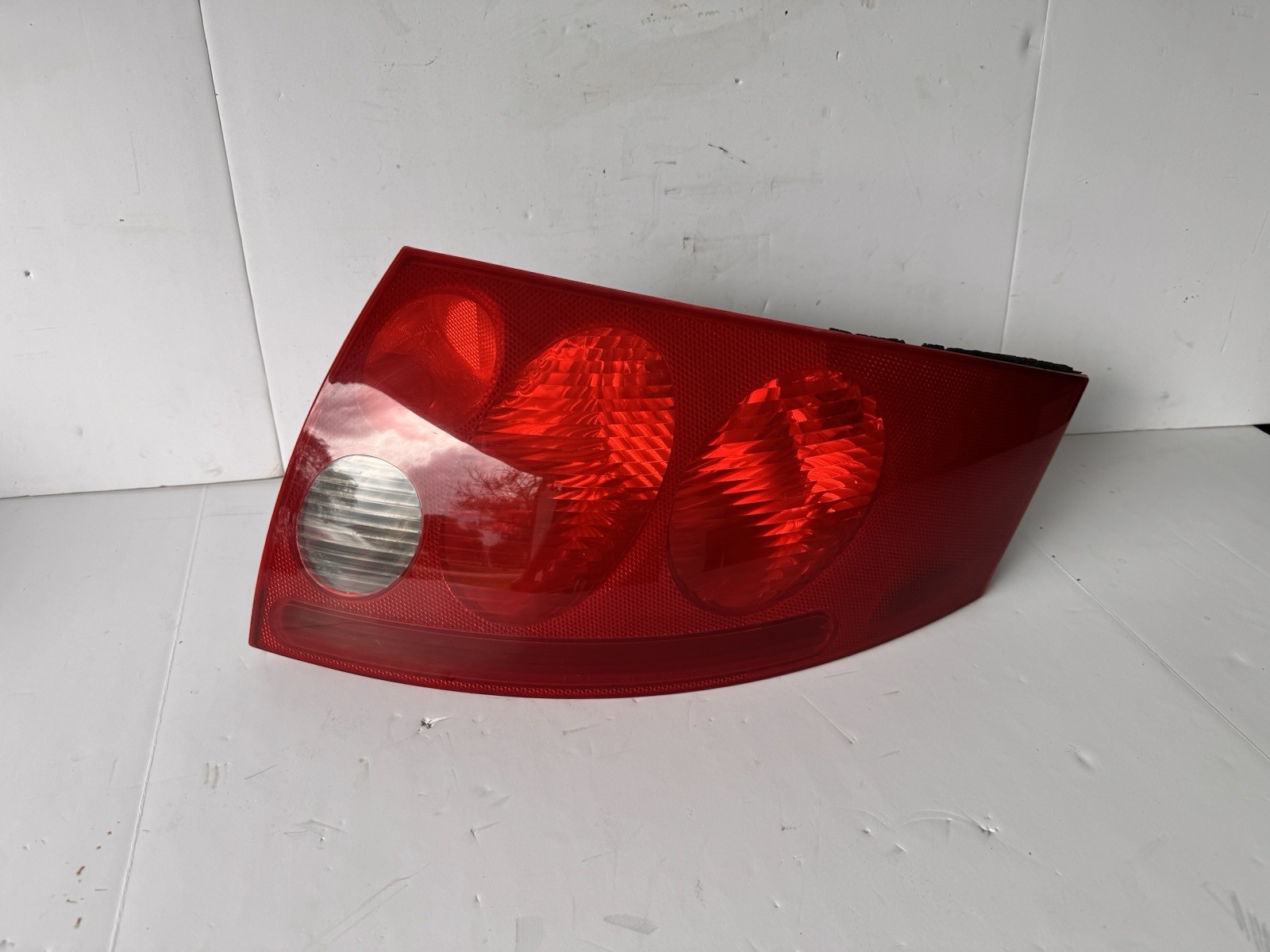 2000-2006 Audi TT Rear Right Tail Light Assembly Passenger Side 8N0945112C OEM