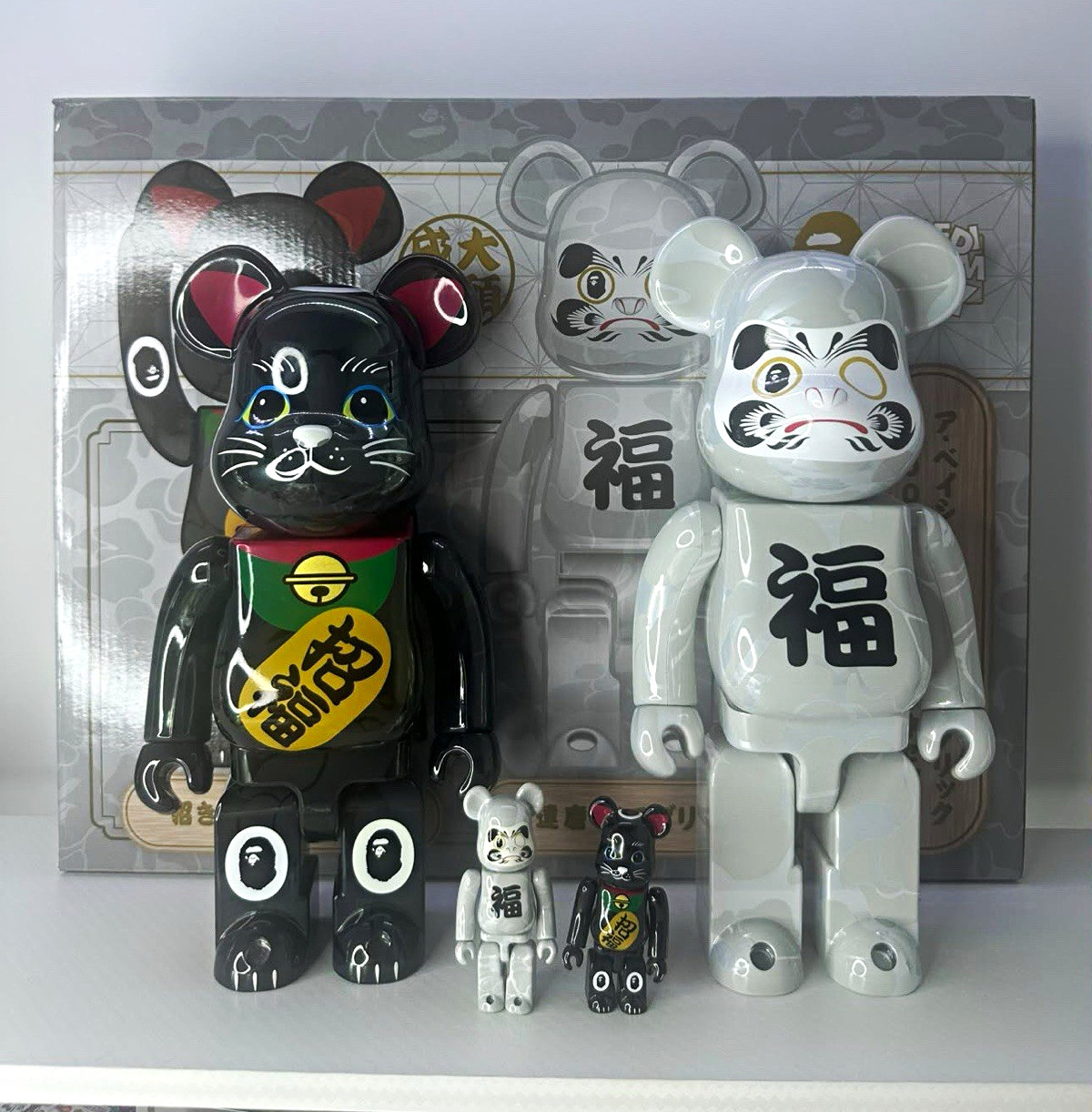 Medicom Toy BE@RBRICK A Bathing Ape Maneki-neko & Daruma 4pc Set Box Medicom Toy BE@RBRICK A Bathing Ape Maneki-neko & Daruma 4pc Set Box