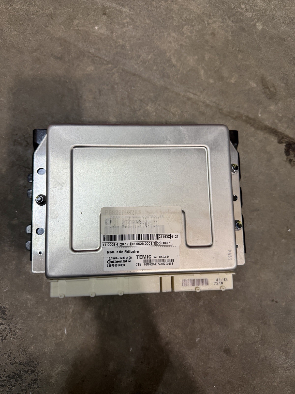 13-18 Dodge Ram Pick 1500 Air Ride Suspension Control Module