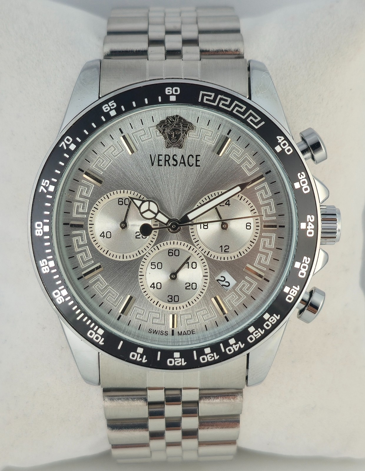 Luxury Versace Silver Chrono Dial SS Bracelet With Date Quartz Men's Watch
