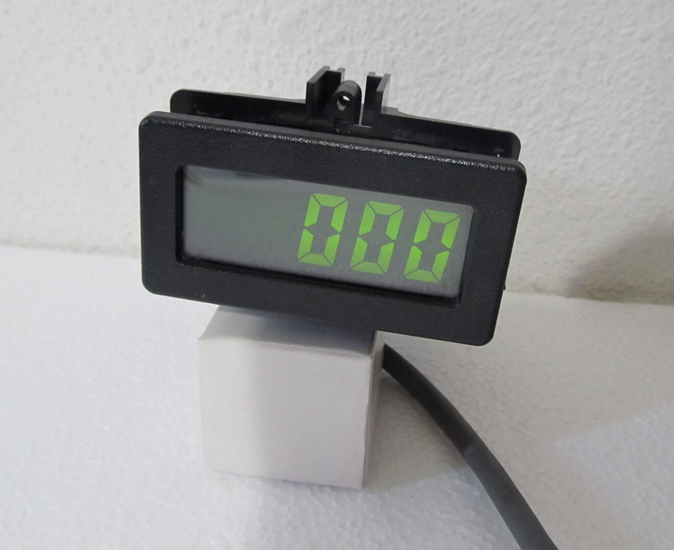 Red Lion Volt Meter CUB4V010 w/ MLPS0000 Power Supply