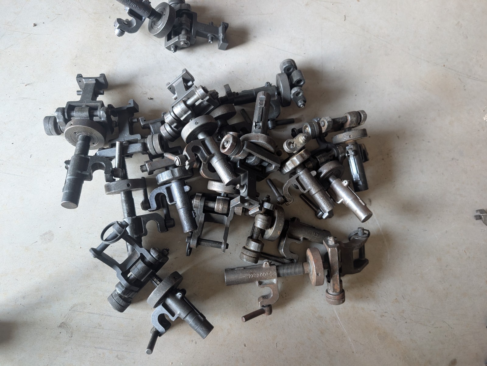M122 1919 Tripod T&E Traverse And Elevation 30 Caliber Rack 4 All 249 Are Gone M122 1919 Tripod T&E Traverse And Elevation 30 Caliber Rack 4 All 249 Are Gone