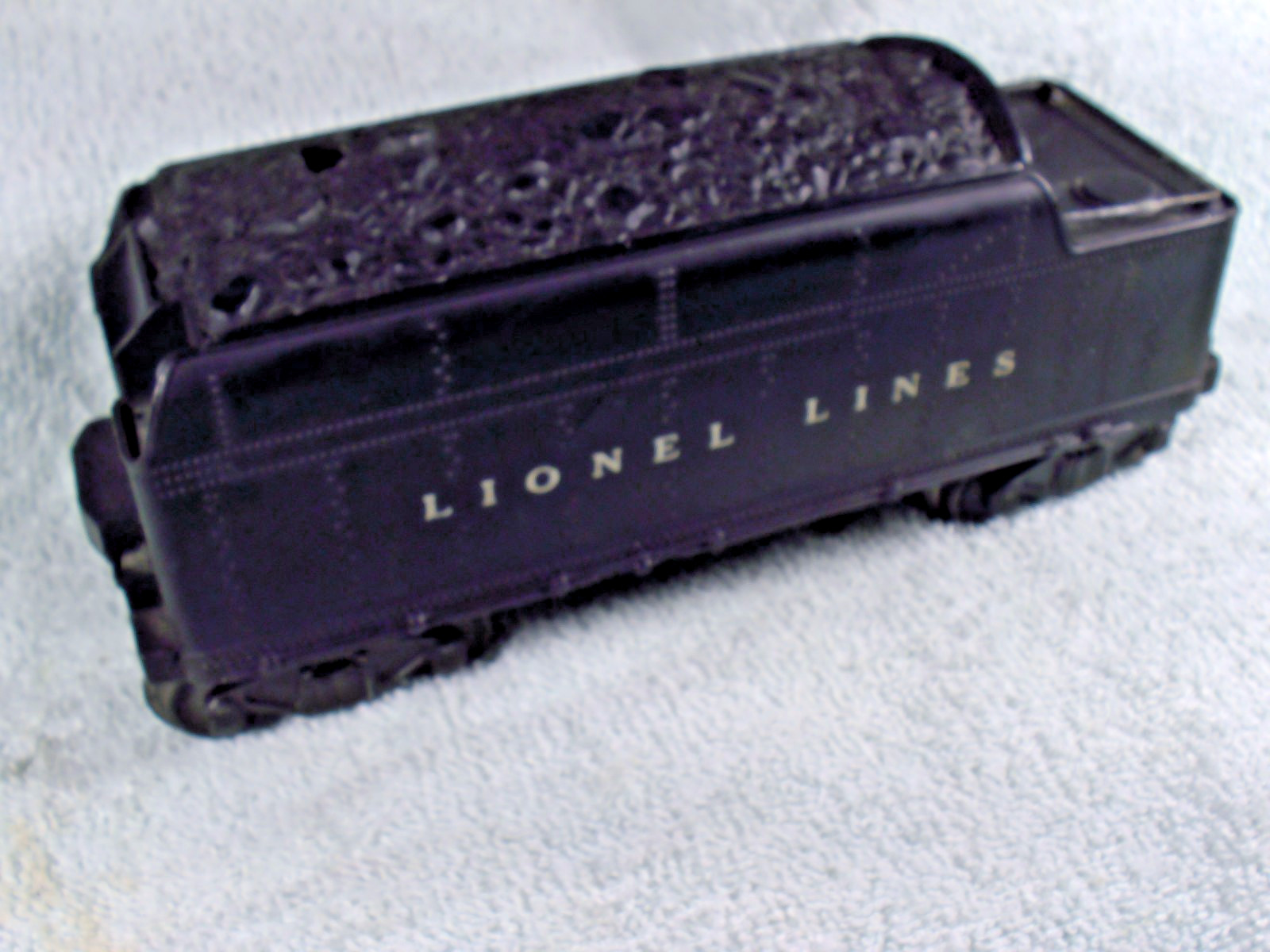 Lionel Original Vintage 2466w Whistle tender, 1945 w flying shoe & floor hole