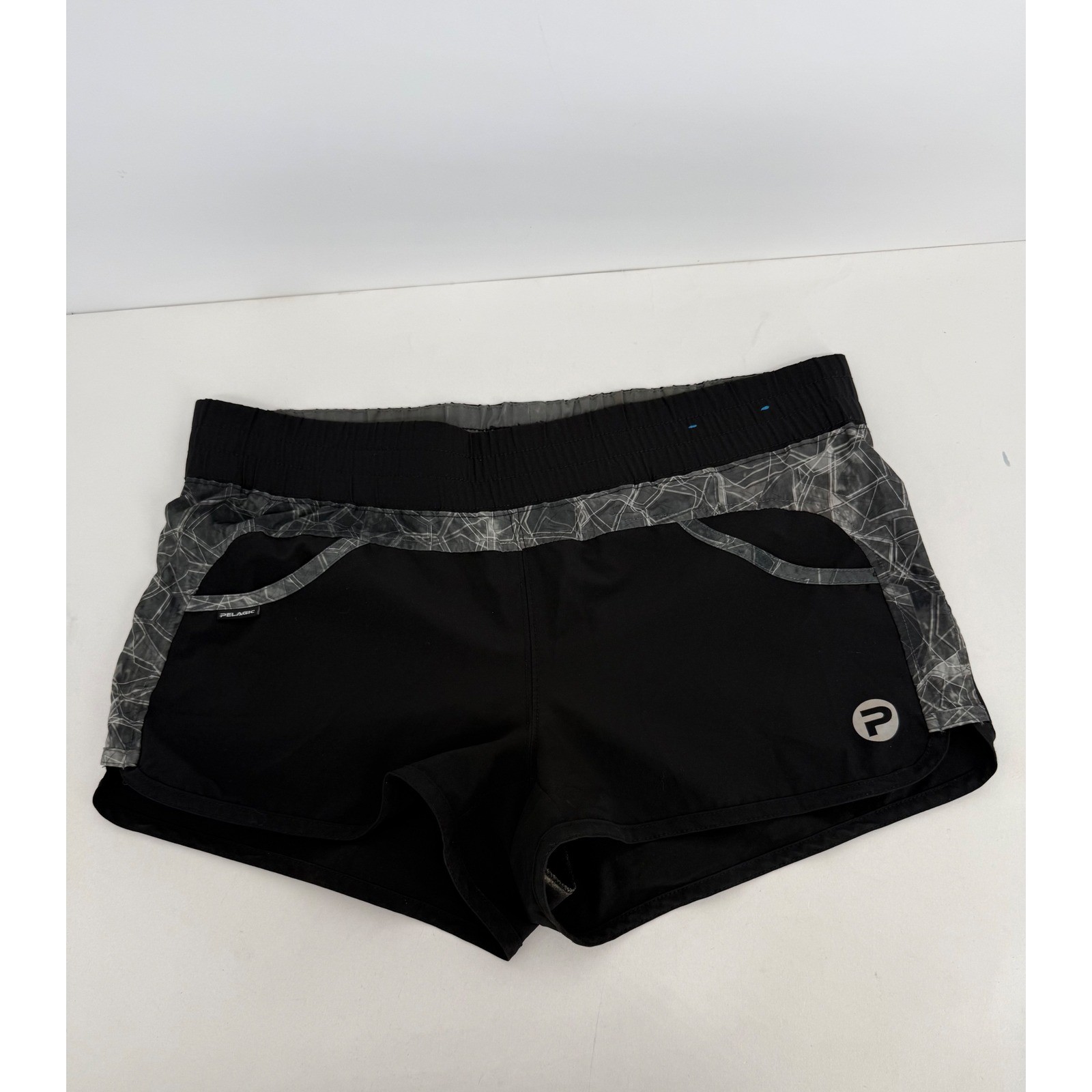 Pelagic Oceanflex Women Black Grey Geometric Fishing Active Shorts Sz S