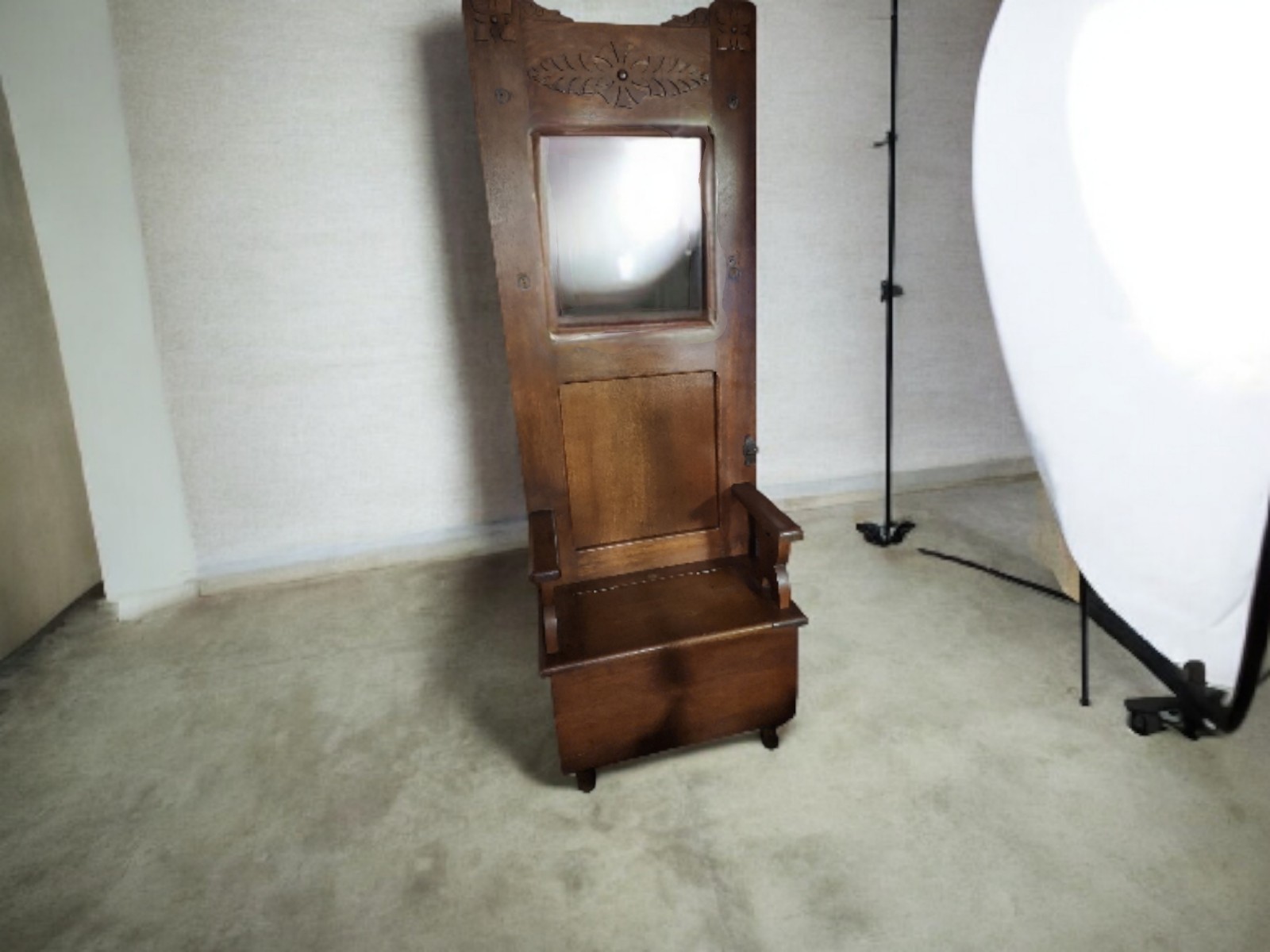 Antique Solid Oak Hall Tree w/ Mirror & Storage Bench – c.1900–1920