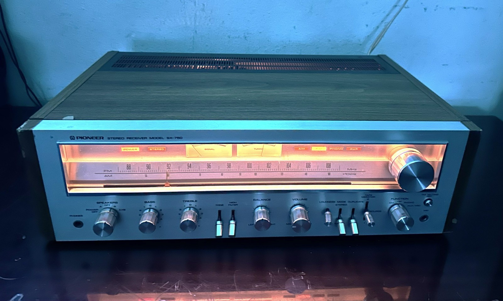 Pioneer SX-750 AM/FM Stereo Receiver Pioneer SX-750 AM/FM Stereo Receiver