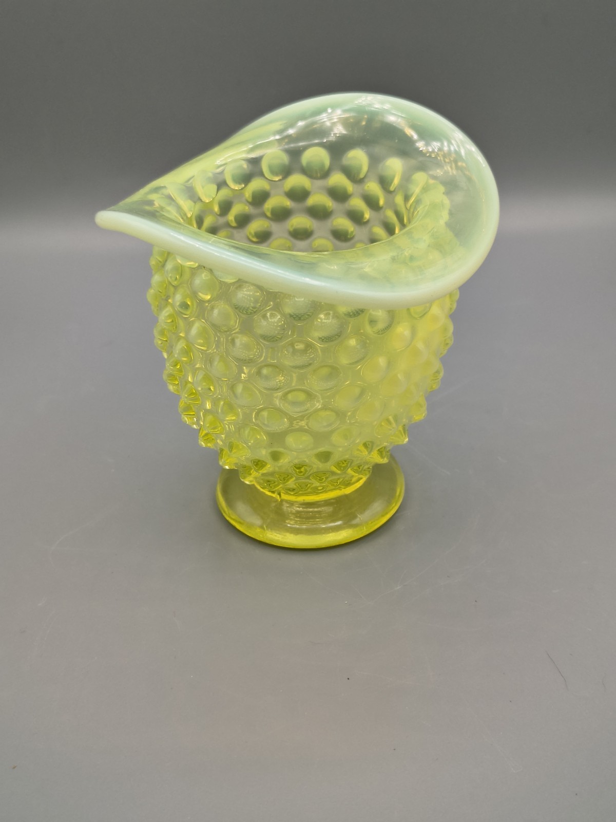 Vintage Fenton Topaz Opalescent Hobnail Bud Vase - Gorgeous Glow 🌟