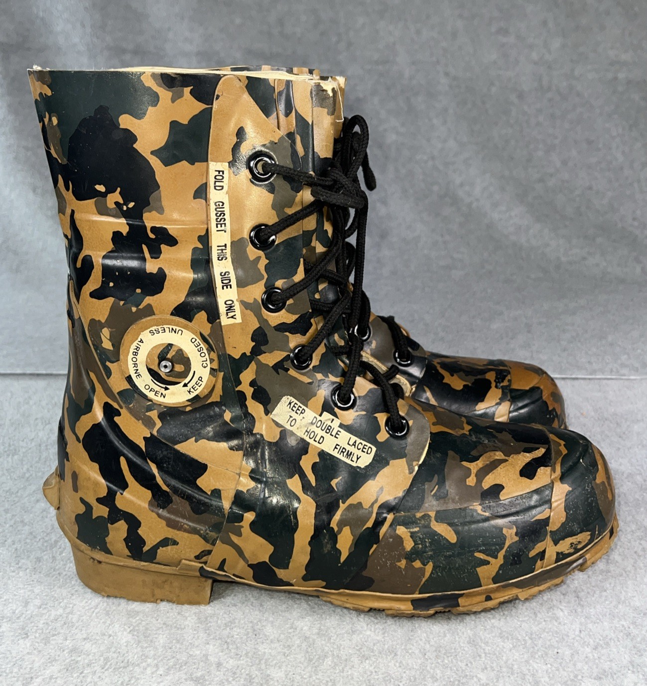 Vtg Military Extreme Cold Weather Bunny Mickey Mouse Boots Sz 10 Tan Camo Rare Vtg Military Extreme Cold Weather Bunny Mickey Mouse Boots Sz 10 Tan Camo Rare