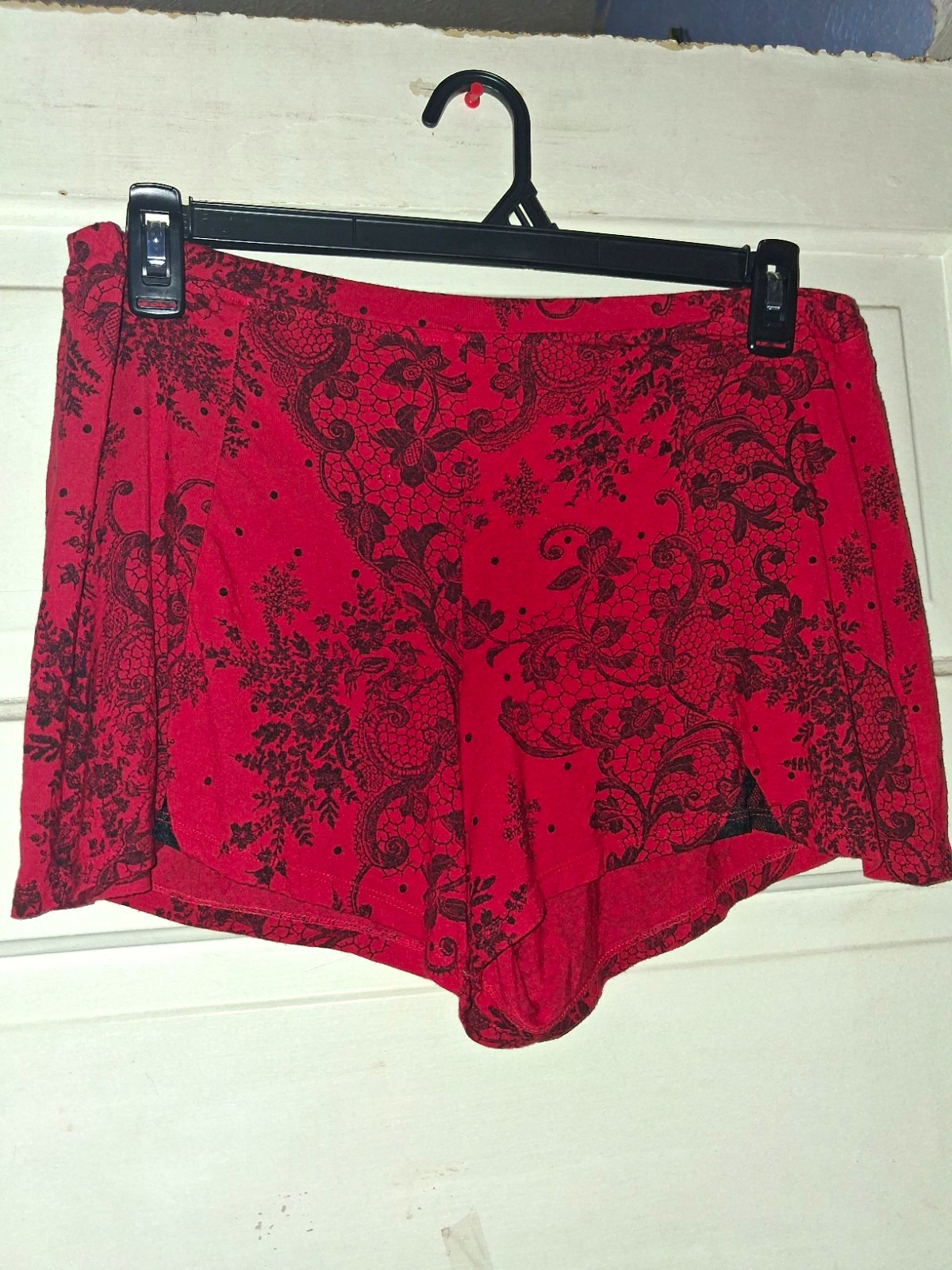 Soma Women’s Sleep Shorts Size L Regular Fit Red Black Floral Print Boxer Soma Women’s Sleep Shorts Size L Regular Fit Red Black Floral Print Boxer