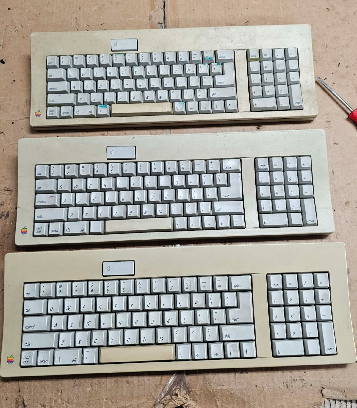 3 Vintage Apple M0116 Standard Keyboard Orange Alps Mechanical Macintosh ADB Lot