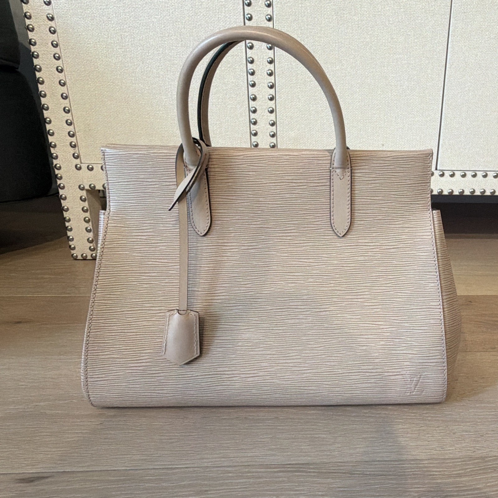 Authentic Louis Vuitton Epi Marly MM In Dune M52112