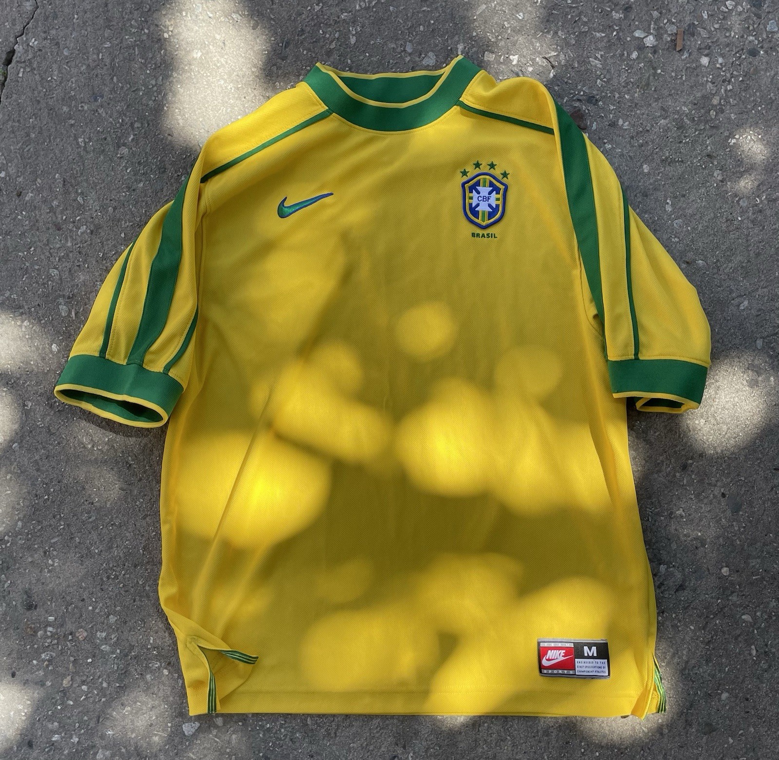 Nike Brazil 1998 Reissue Mens Jersey Size Medium World Cup
