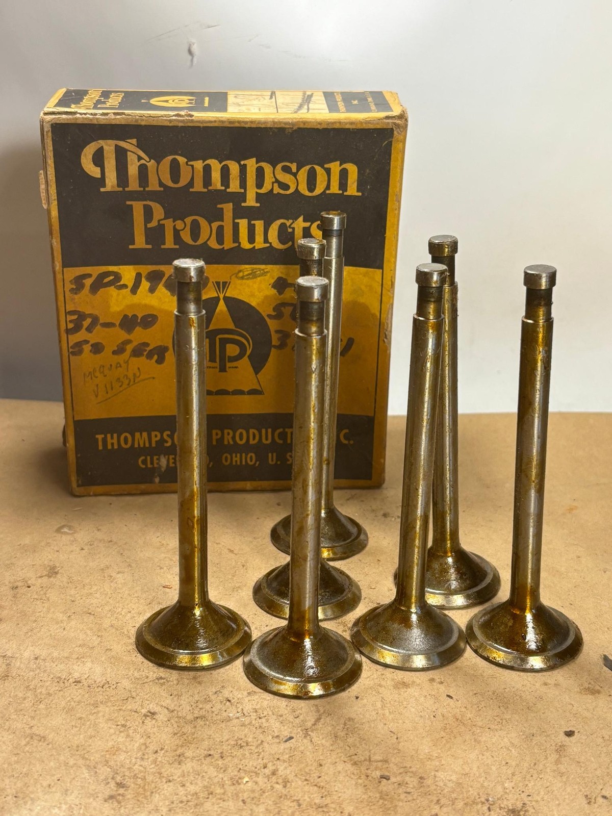 1940-1951 Buick Series 50 I8 intake valve x7 NORS 1940-1951 Buick Series 50 I8 intake valve x7 NORS