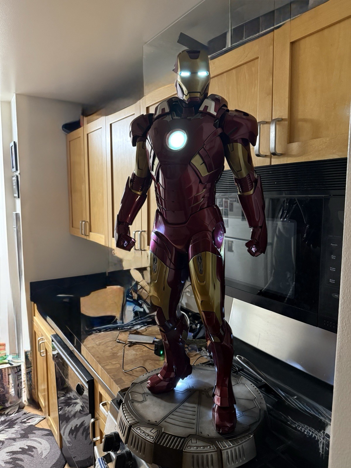 Sideshow Iron Man Mark VII 7 Legendary Scale Statue Paperwork And Boxes