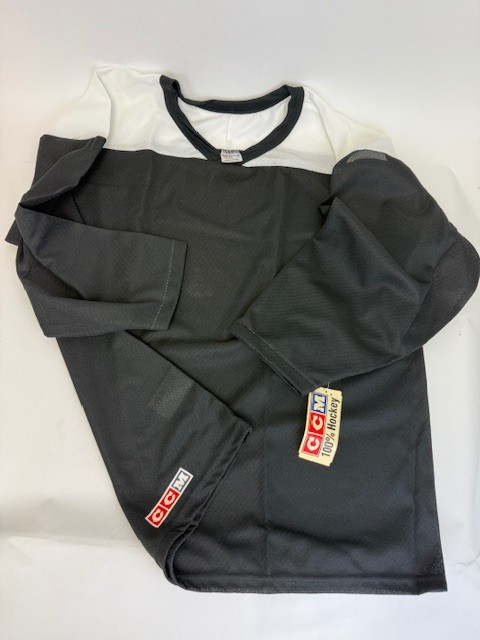 NEW Vintage CCM Maska Hockey Practice Jersey Black White size medium NEW Vintage CCM Maska Hockey Practice Jersey Black White size medium