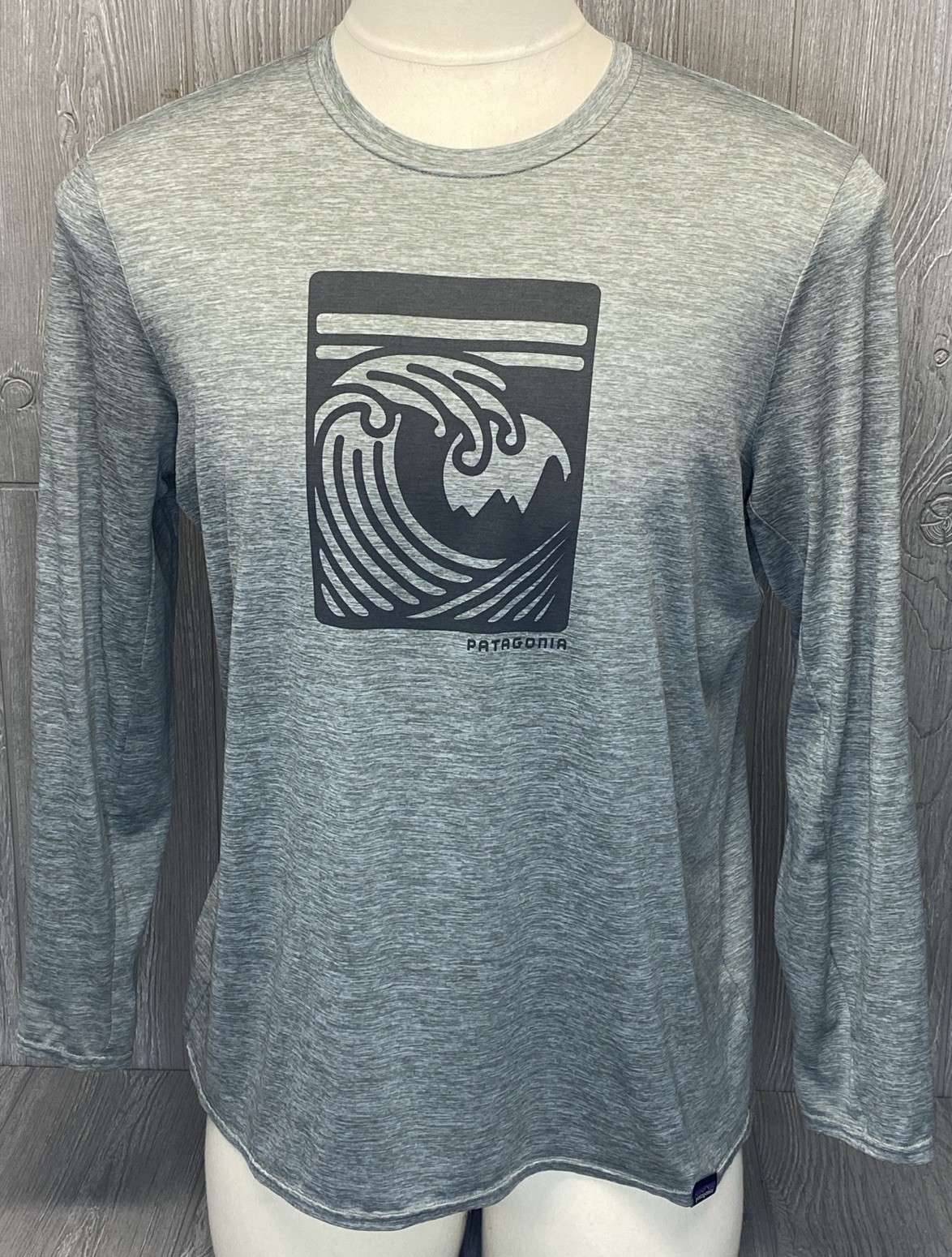 Patagonia Mens Gray Capilene Daily Wave Graphic L/S Baselayer Size Large