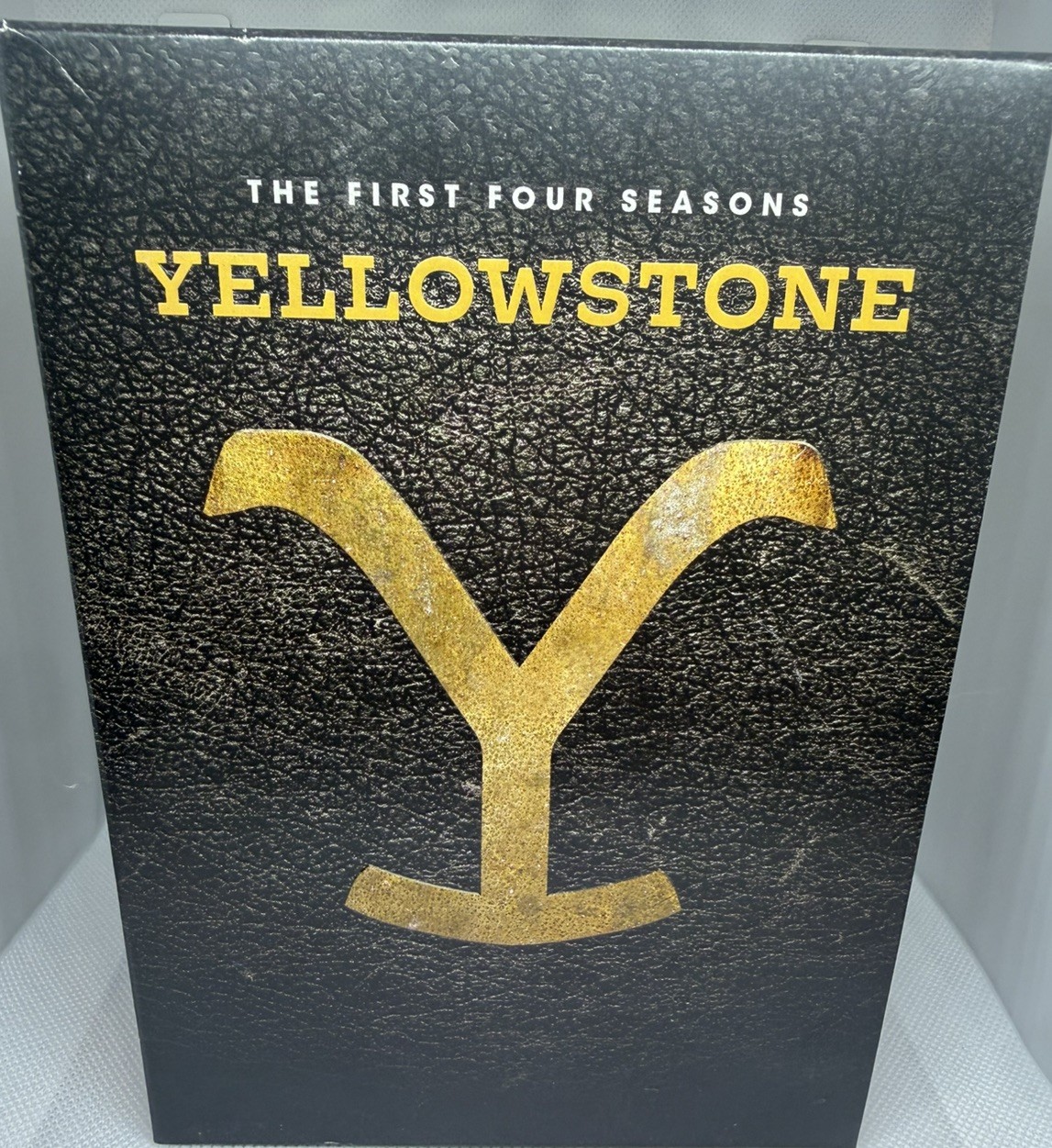 Yellowstone Complete Series Seasons 1 2 3 4, 1-4 Dvd. Yellowstone Complete Series Seasons 1 2 3 4, 1-4 Dvd.