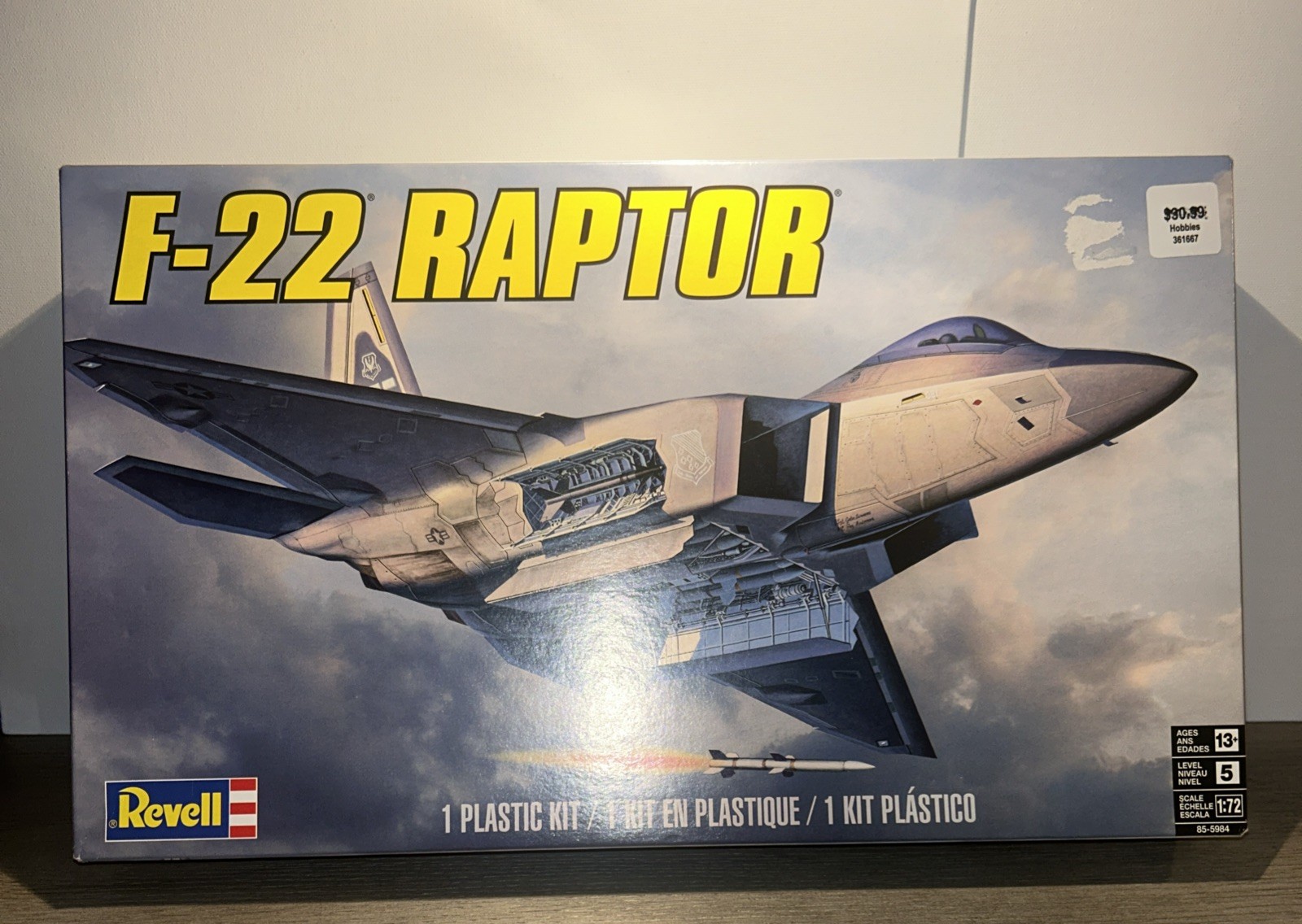 Revell F-22 Raptor Model Airplane Kit  Sealed