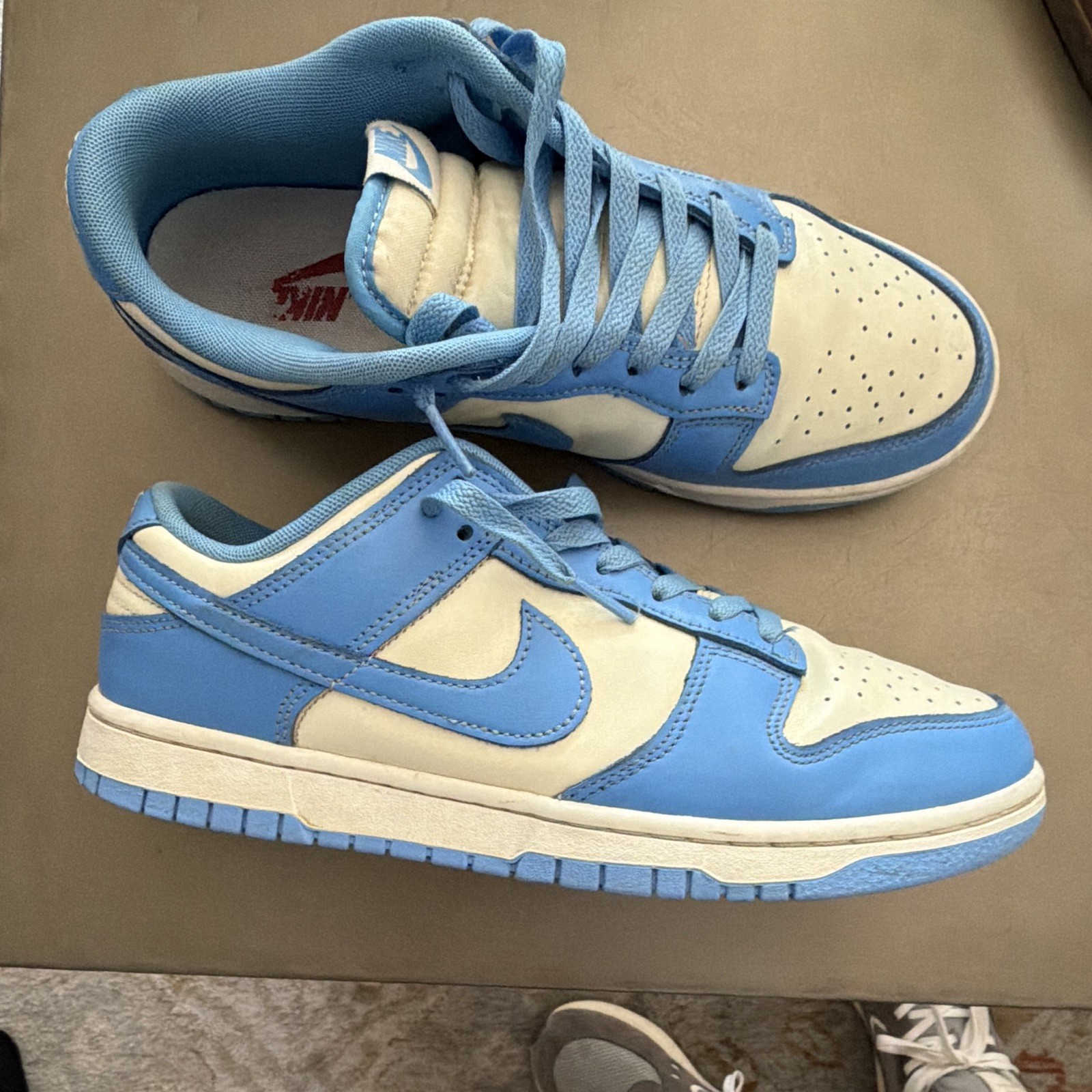 Nike dunk Low UNC 2021 8.5M
