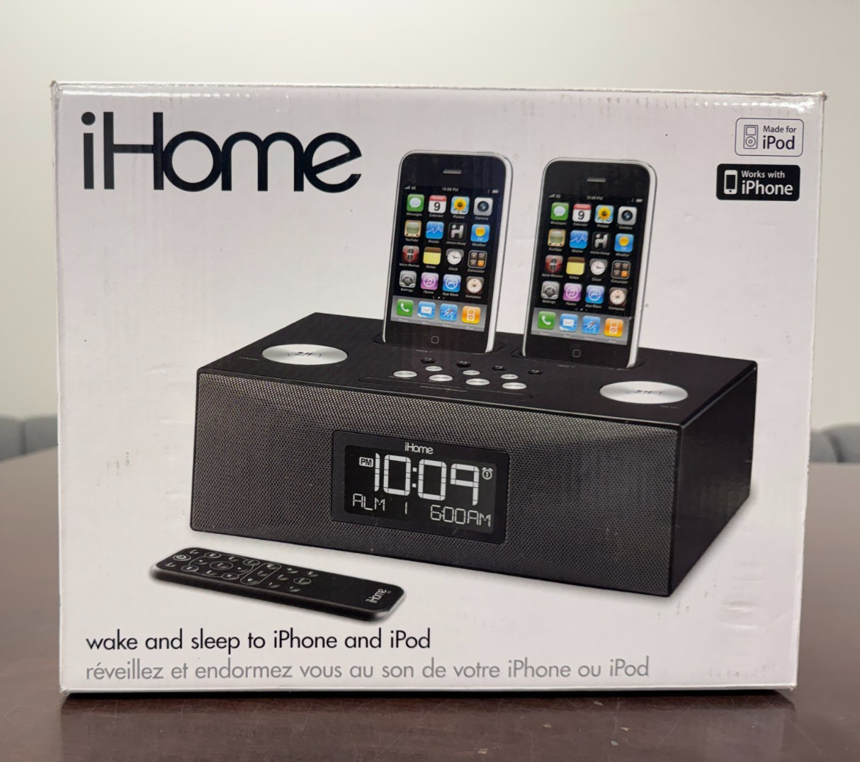 NEW iHome iP86 Dual Dock Alarm Clock Radio iPhone iPod Remote Black