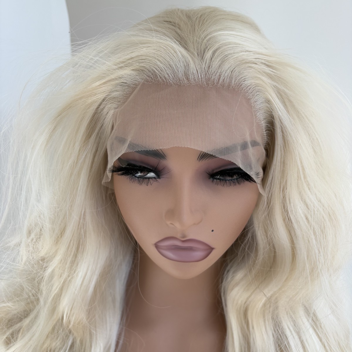 Lace Front Wigs Platinum blonde Long Wavy Heat Friendly Synthetic Hair
