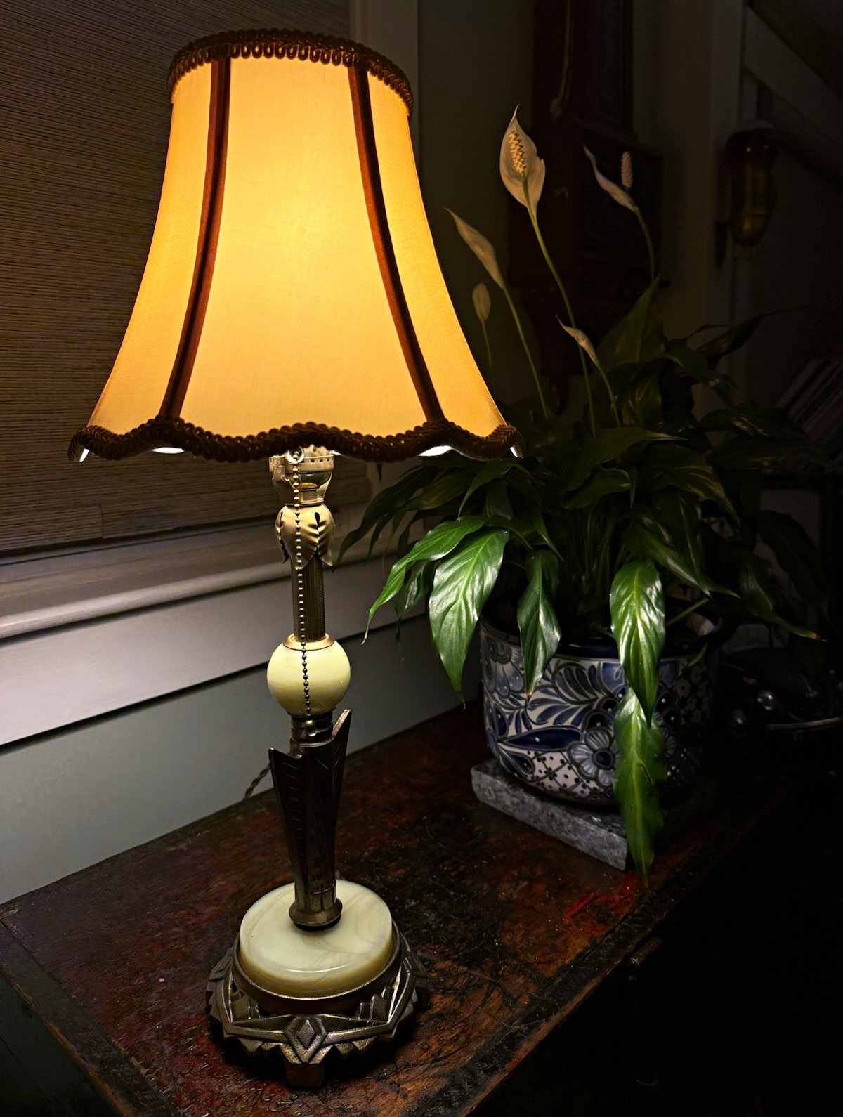 Vintage 1930s HouzeX Art Deco Uranium Glass Arrow Table Lamp - GLOWS Working Vintage 1930s HouzeX Art Deco Uranium Glass Arrow Table Lamp - GLOWS Working