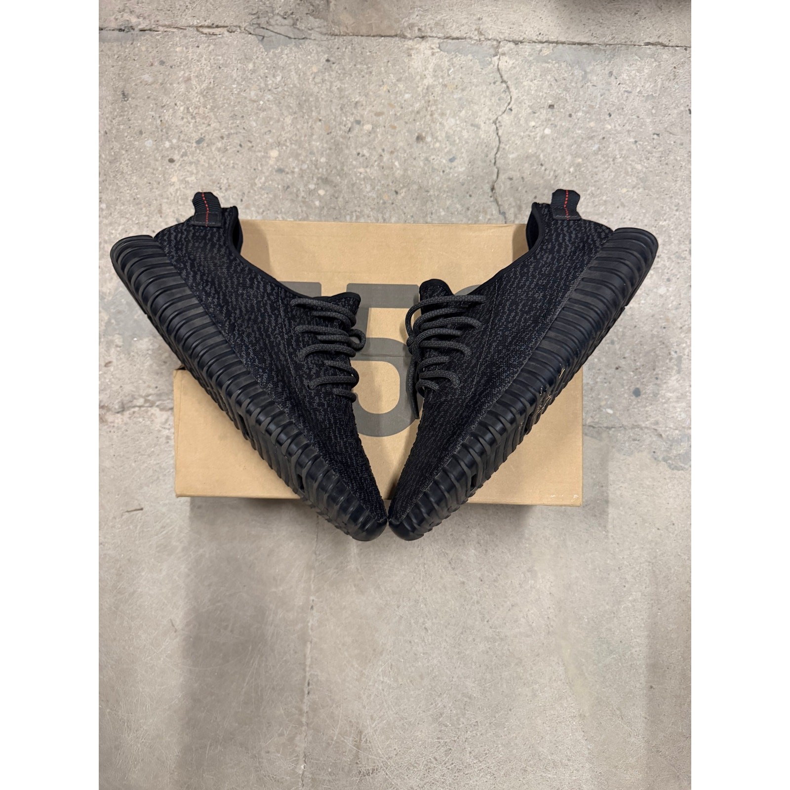 Yeezy 350 Pirate Black Pre-Owned Yeezy 350 Pirate Black Pre-Owned