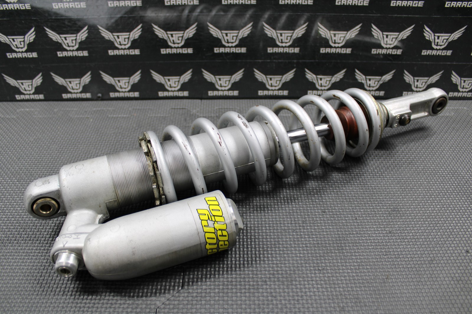 1999 2000 YAMAHA YZ250 OEM REAR BACK SHOCK ABSORBER DAMPER 5MW-22210-40-00 NICE