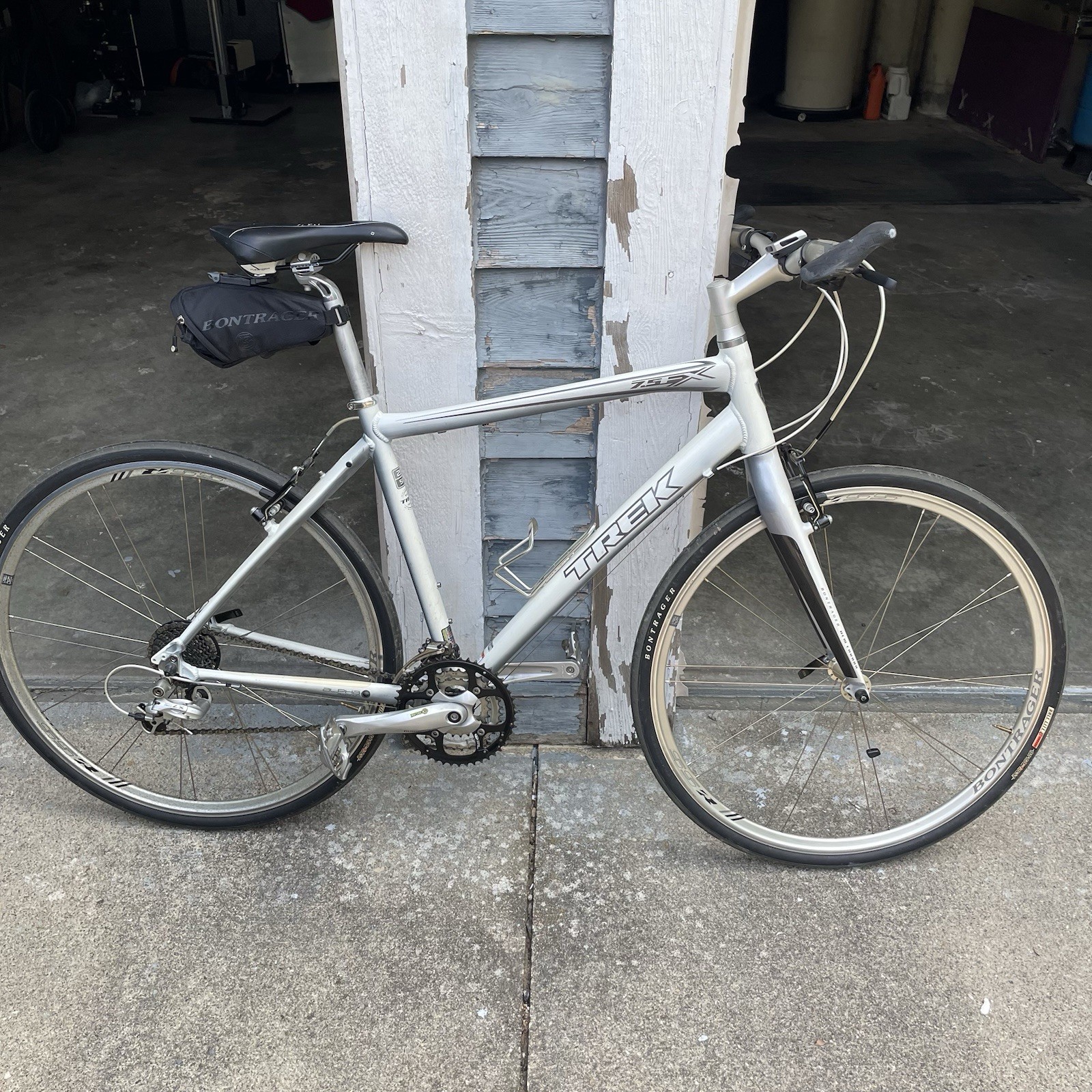 Trek FX 7.5 Hybrid Fitness Bike 20” Aluminum 700C Shimano 27 Speed Bontrager Trek FX 7.5 Hybrid Fitness Bike 20” Aluminum 700C Shimano 27 Speed Bontrager