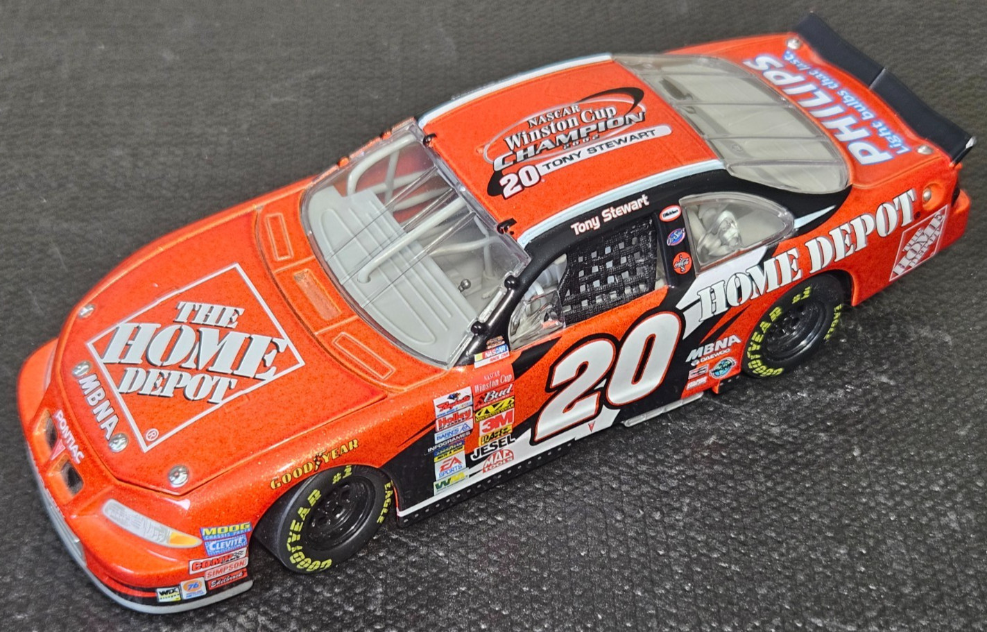 Action 1:24 2002 #20 Tony Stewart Home Depot Championship Orange Metallic NO BOX