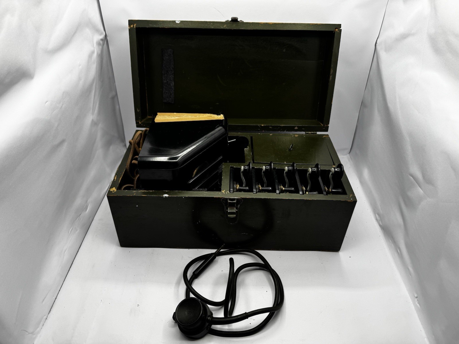 WWII AN/GGQ-1 Morse Code Practice Set Telegraph Apparatus 5 J-38 Keys Military.