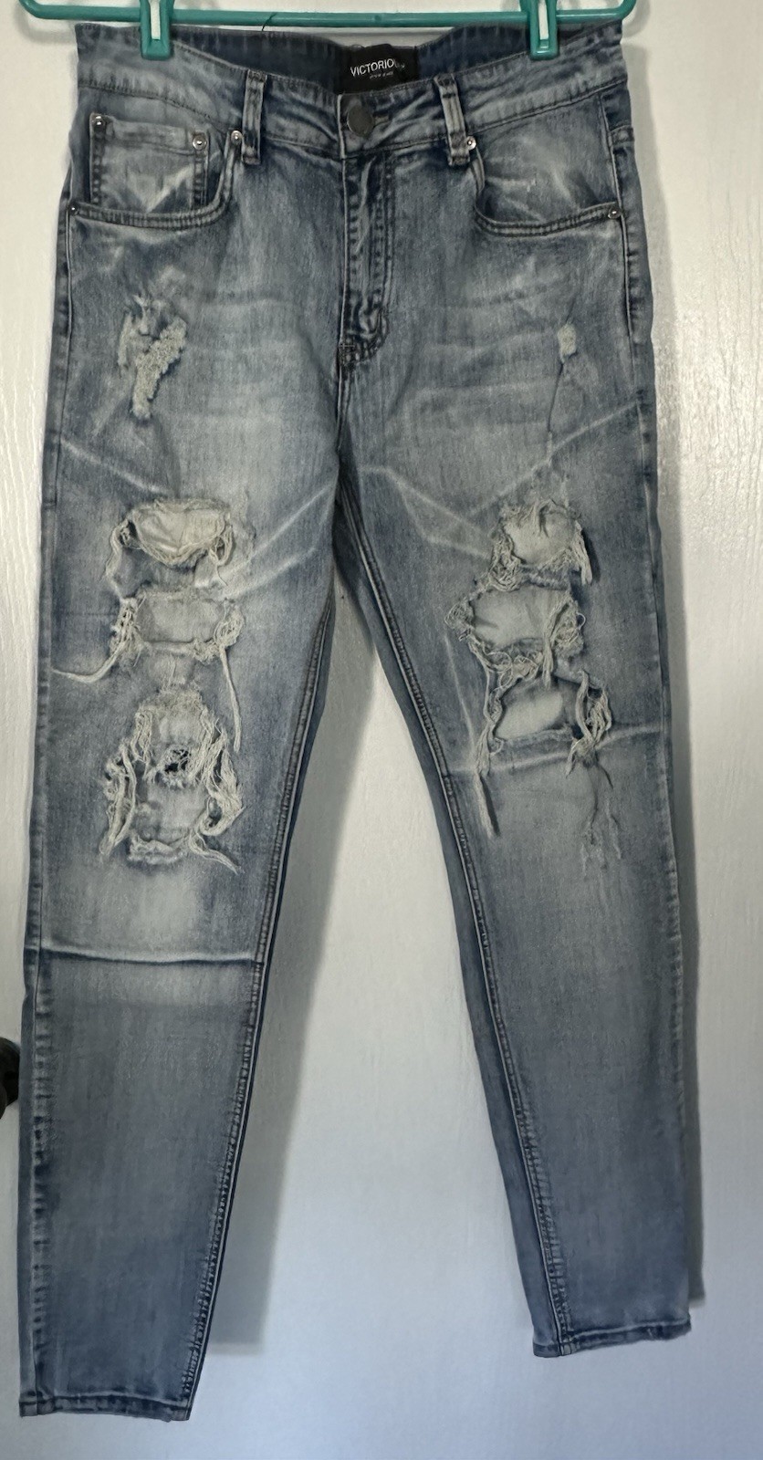 Victorious Men’s Size 32 Light Wash Distressed Ripped Skinny Jeans Stretch Victorious Men’s Size 32 Light Wash Distressed Ripped Skinny Jeans Stretch