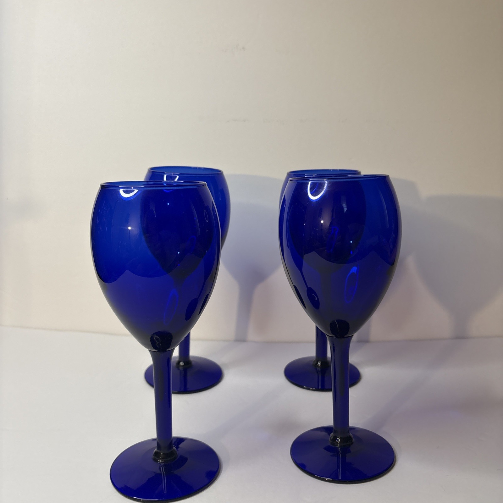Vintage Cobalt Blue 8” Tall Water/Wine Goblet -Set Of 4 Vintage Cobalt Blue 8” Tall Water/Wine Goblet -Set Of 4