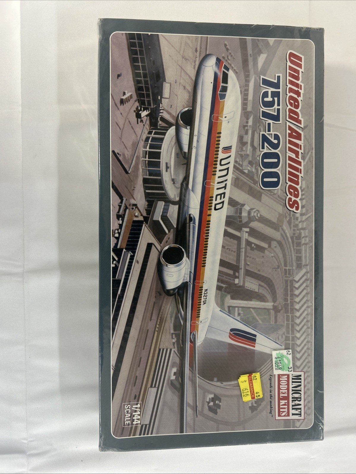 MINICRAFT 1/144 UNITED AIRLINES 757-200 model kit 2001 issue (A42)