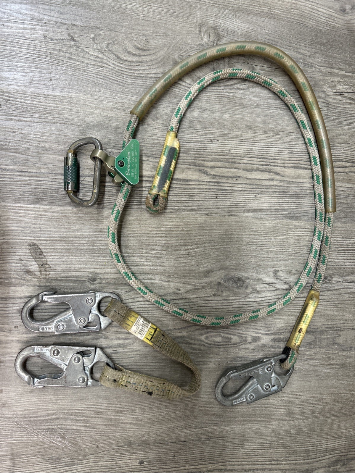 Buckingham Buckadjuster (9-8) with Buckingham (7VV112) Lanyard Buckingham Buckadjuster (9-8) with Buckingham (7VV112) Lanyard