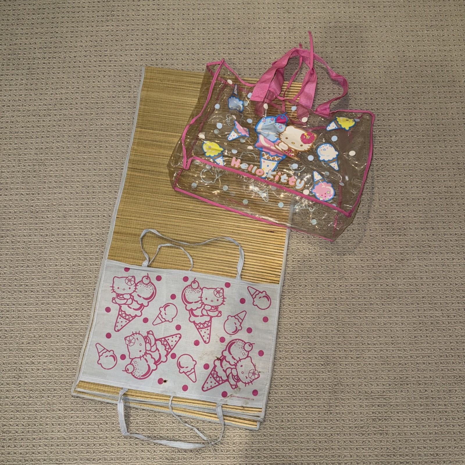 Vintage 2004 Y2K Sanrio LTD Hello Kitty Ice Cream PVC Bag Beach Straw Grass Mat
