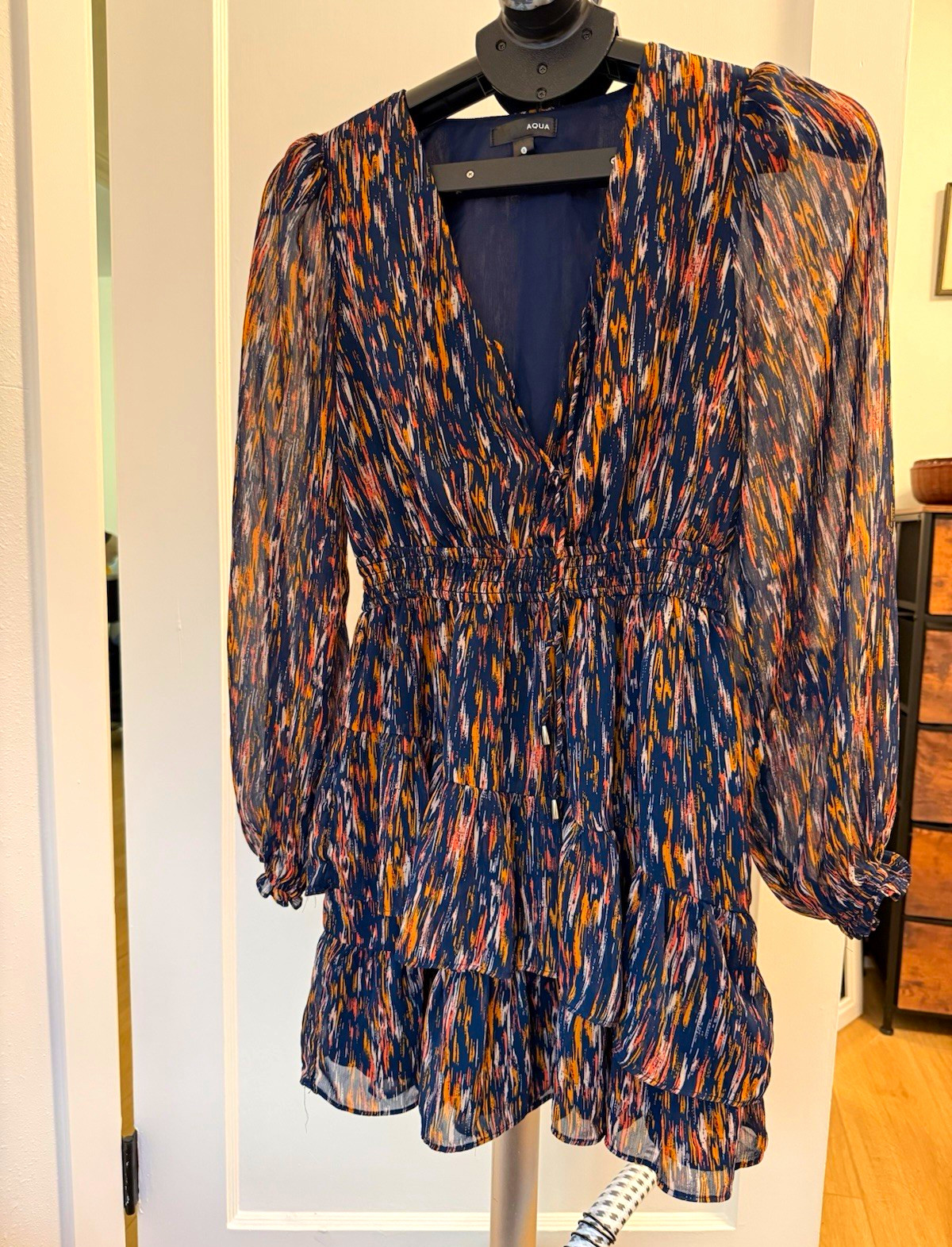 AQUA Women’s S Chiffon Abstract Navy V-Neck Long Puff Sleeve Smocked Ruffle AQUA Women’s S Chiffon Abstract Navy V-Neck Long Puff Sleeve Smocked Ruffle